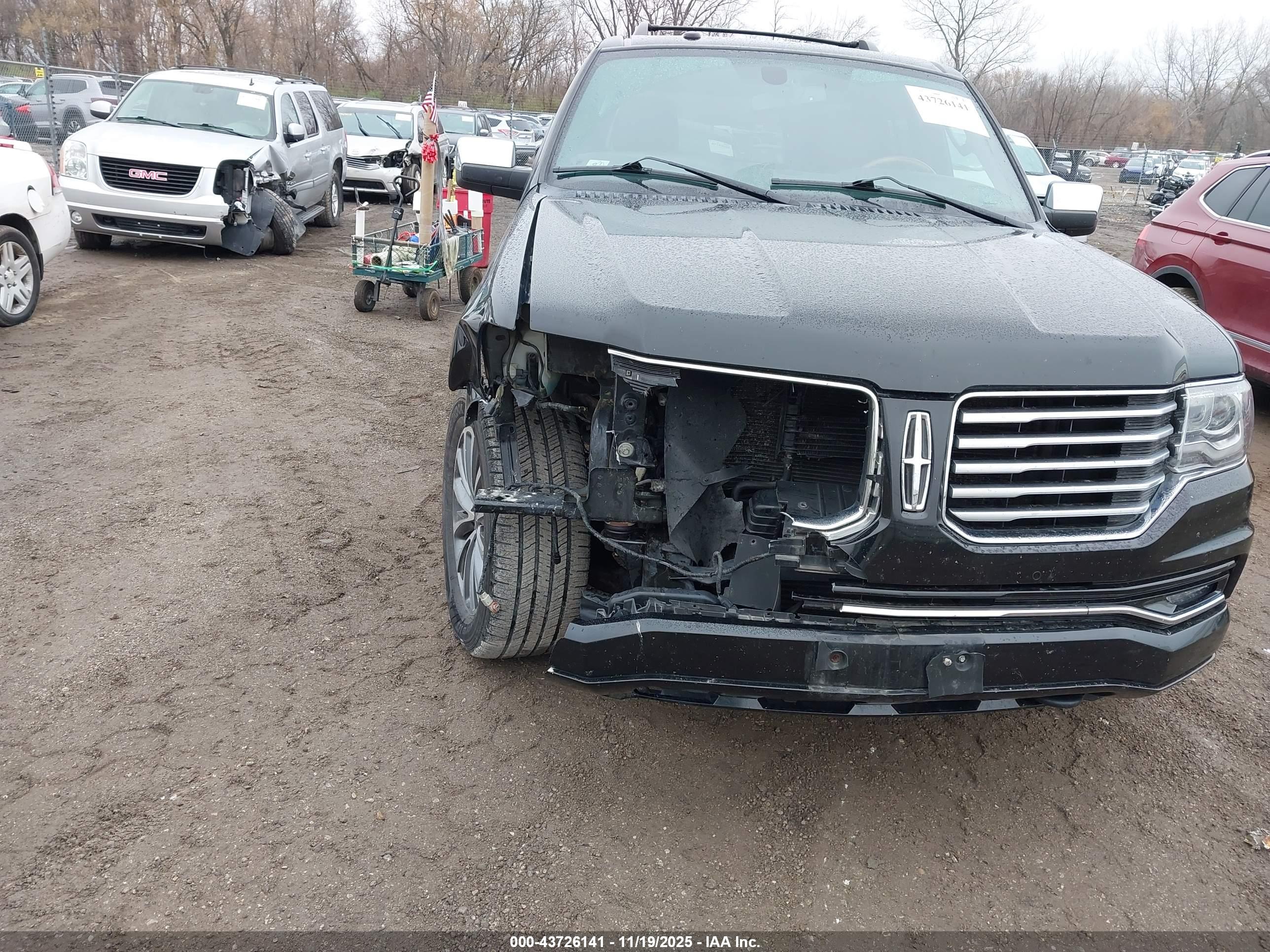 LINCOLN NAVIGATOR image 6