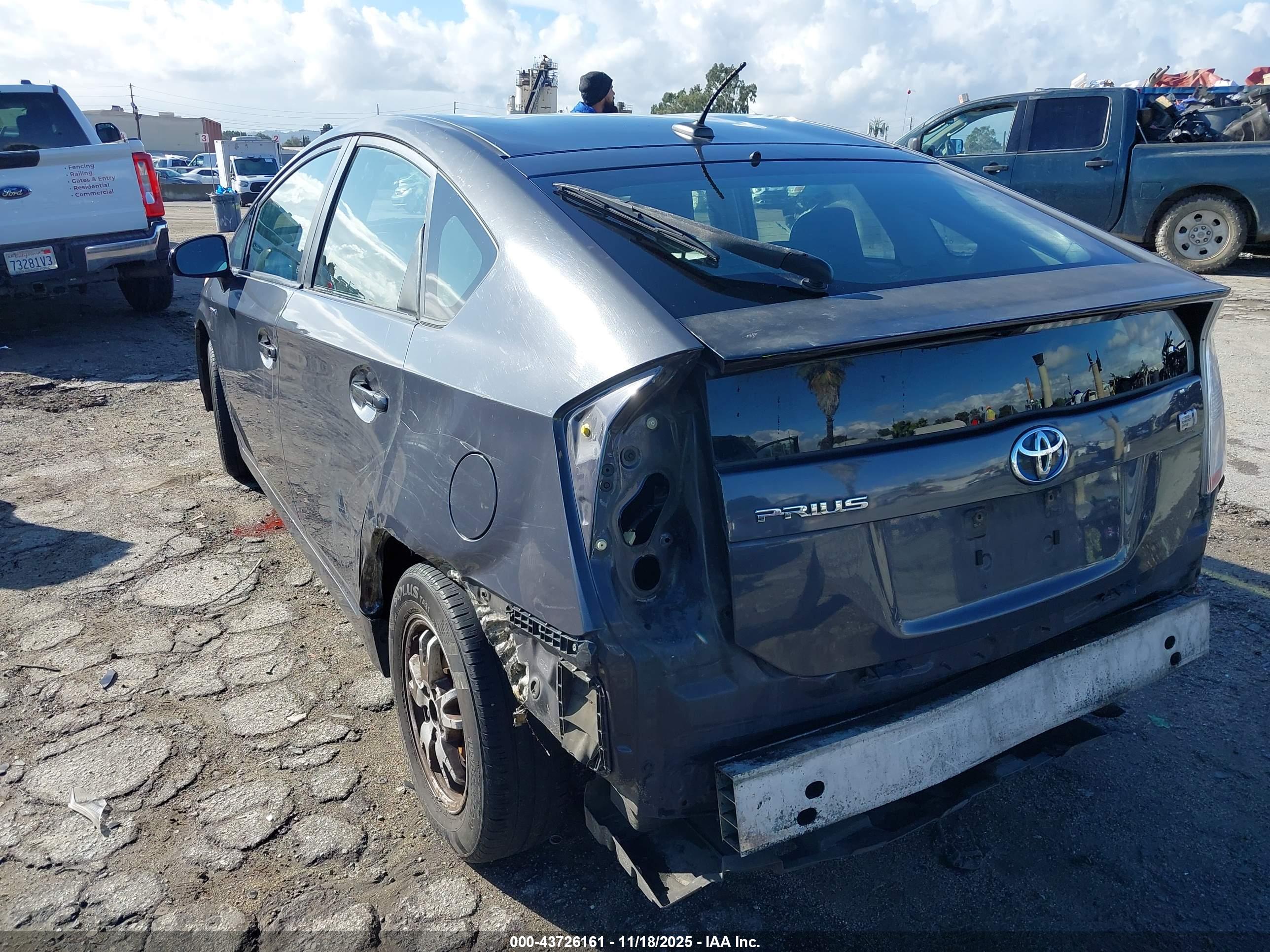 TOYOTA PRIUS image 3