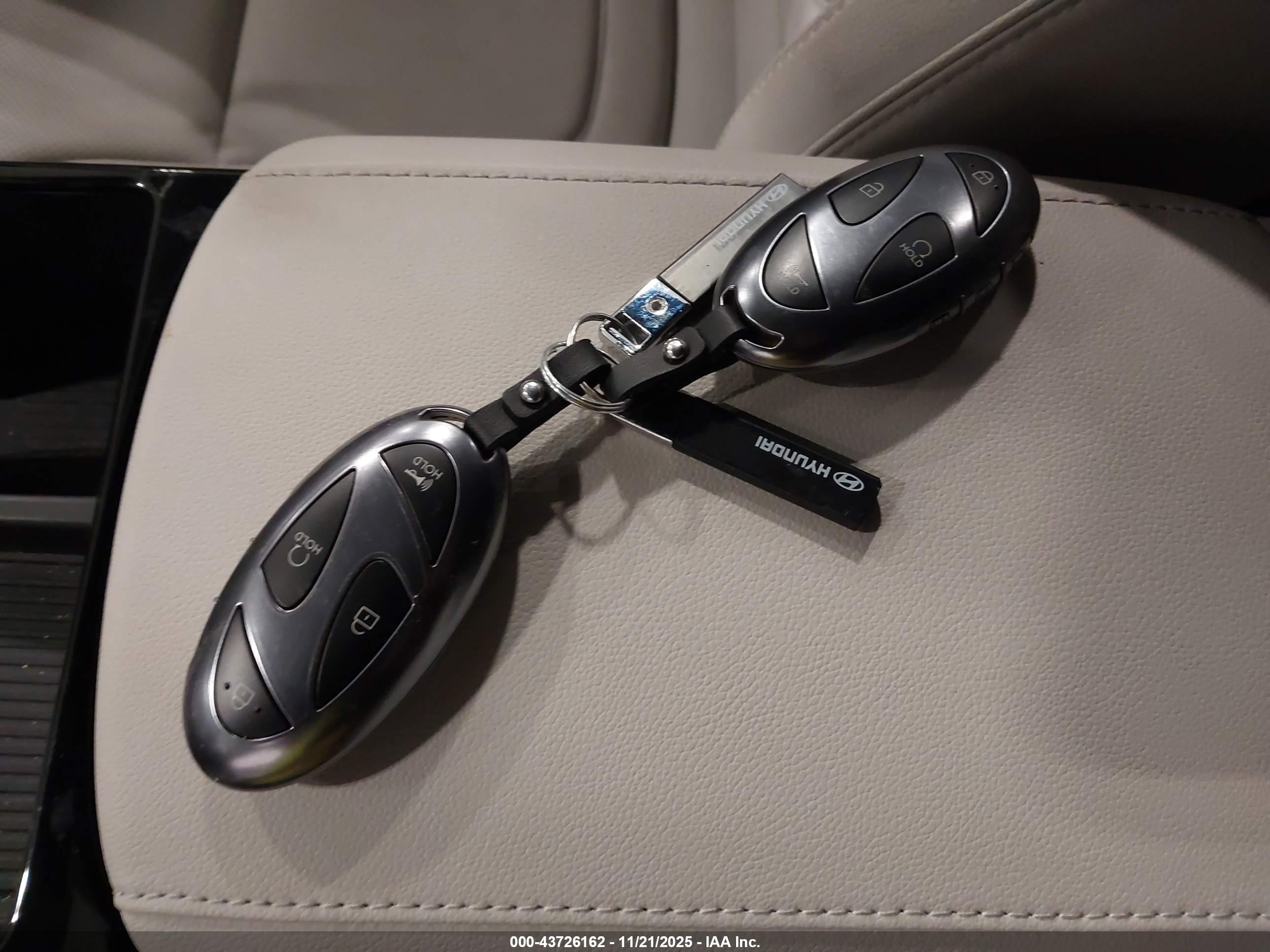 HYUNDAI TUCSON image 11