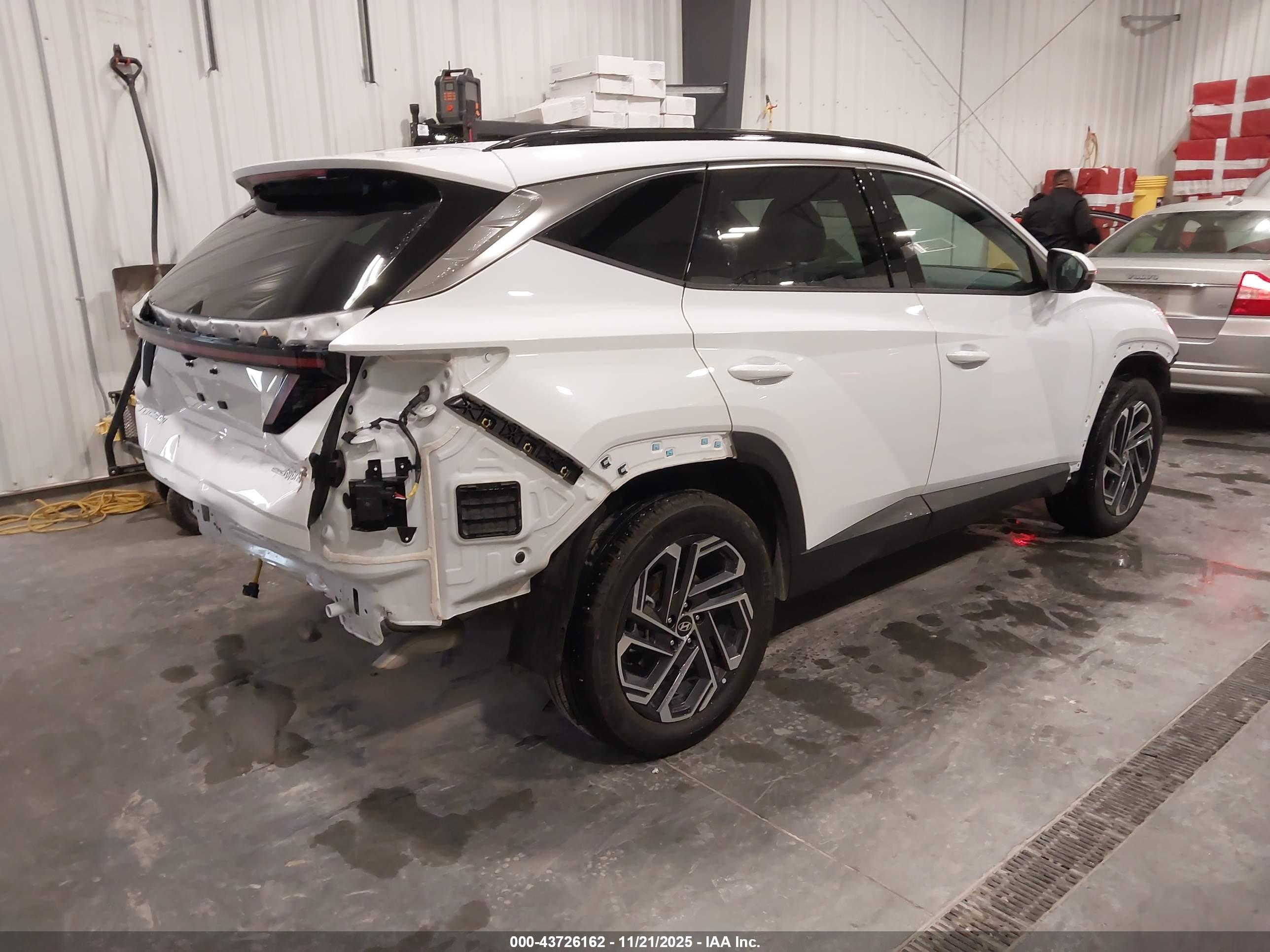 HYUNDAI TUCSON image 4