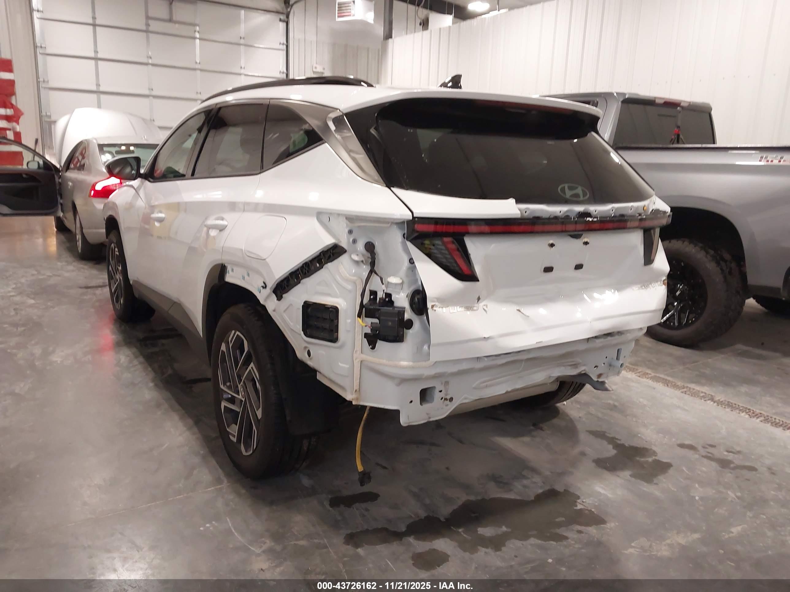 HYUNDAI TUCSON image 6