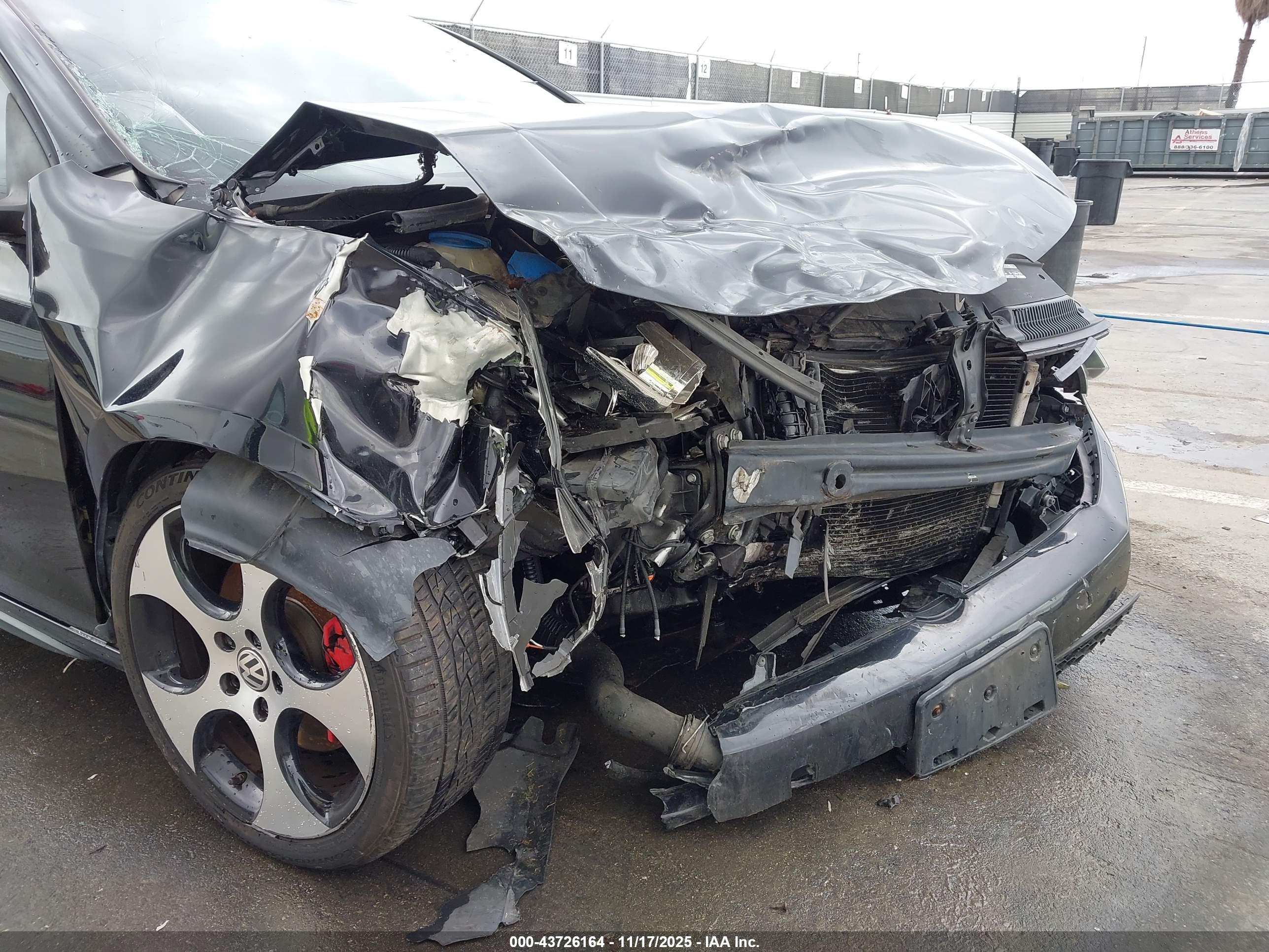 VOLKSWAGEN GTI image 6