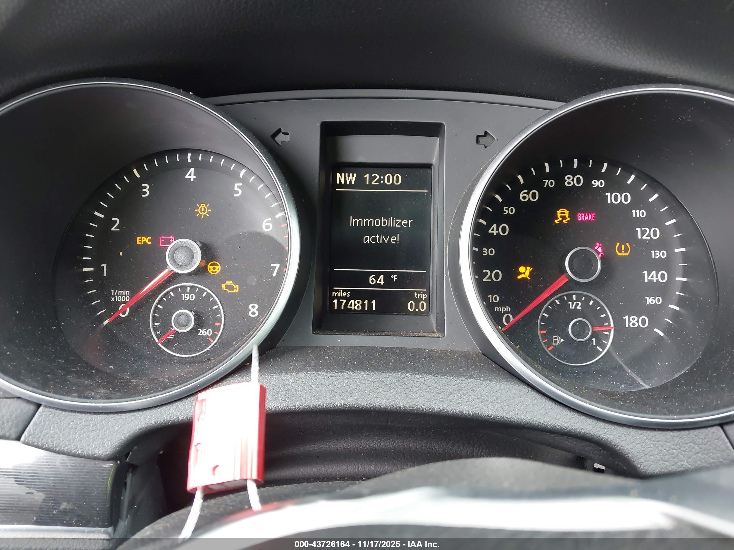 VOLKSWAGEN GTI image 7