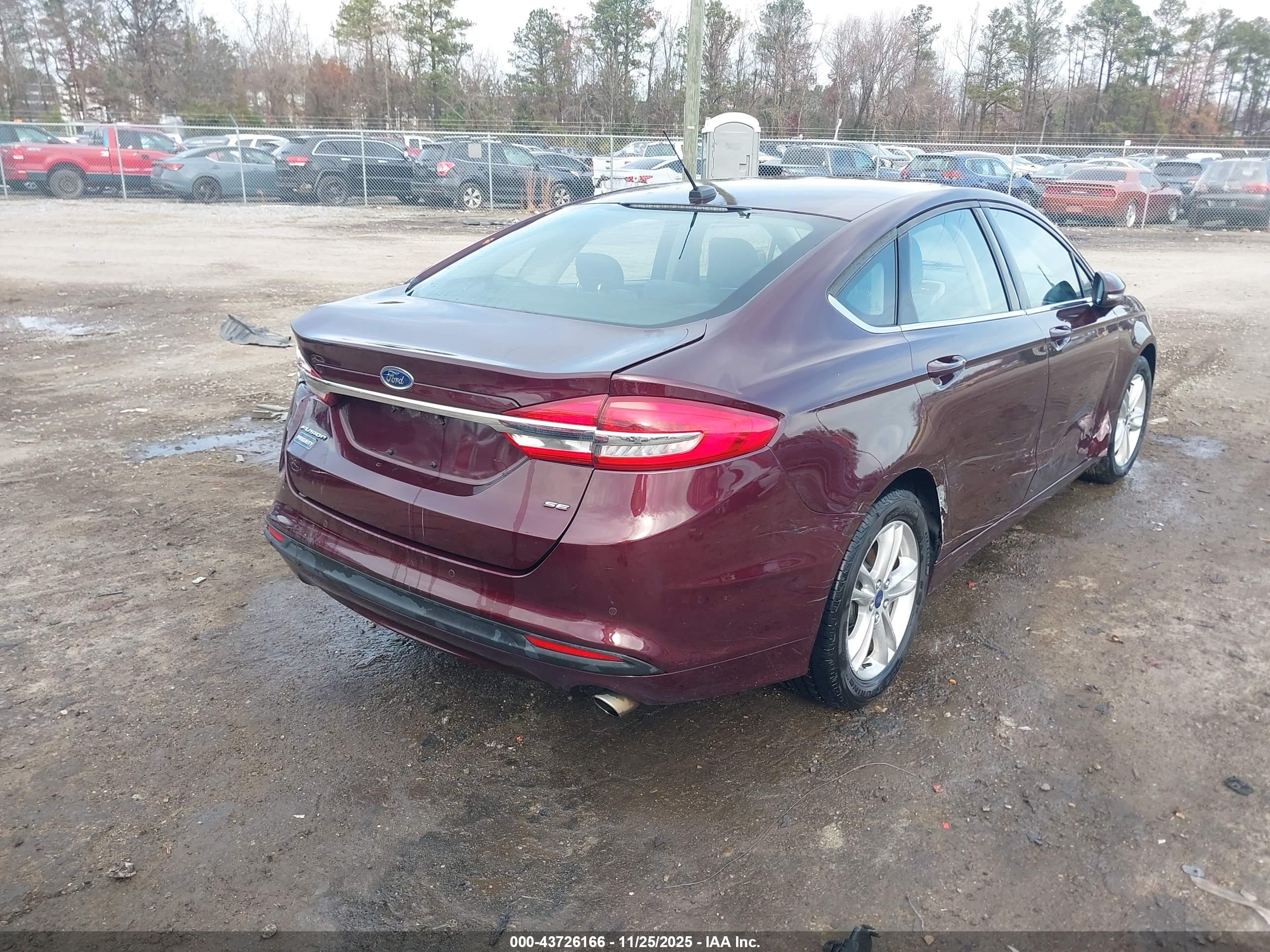 FORD FUSION image 4