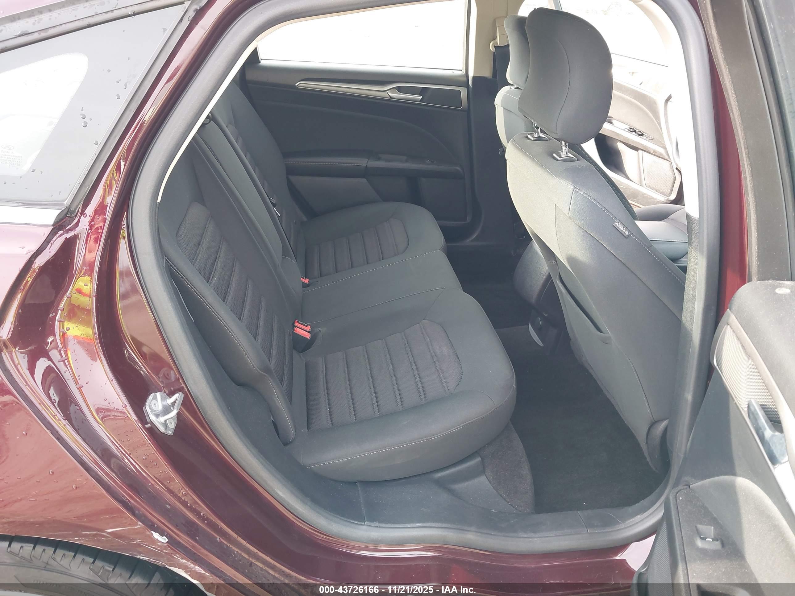 FORD FUSION image 8