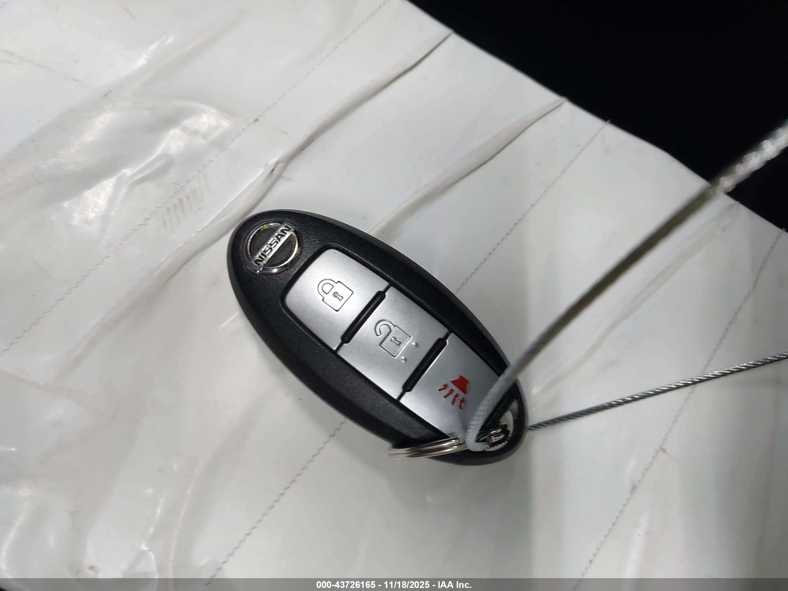 NISSAN ROGUE image 11