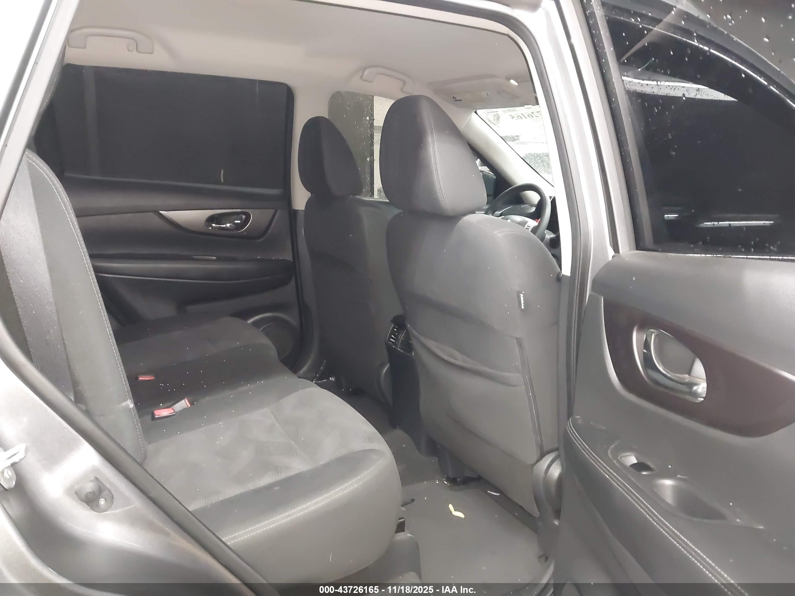 NISSAN ROGUE image 8