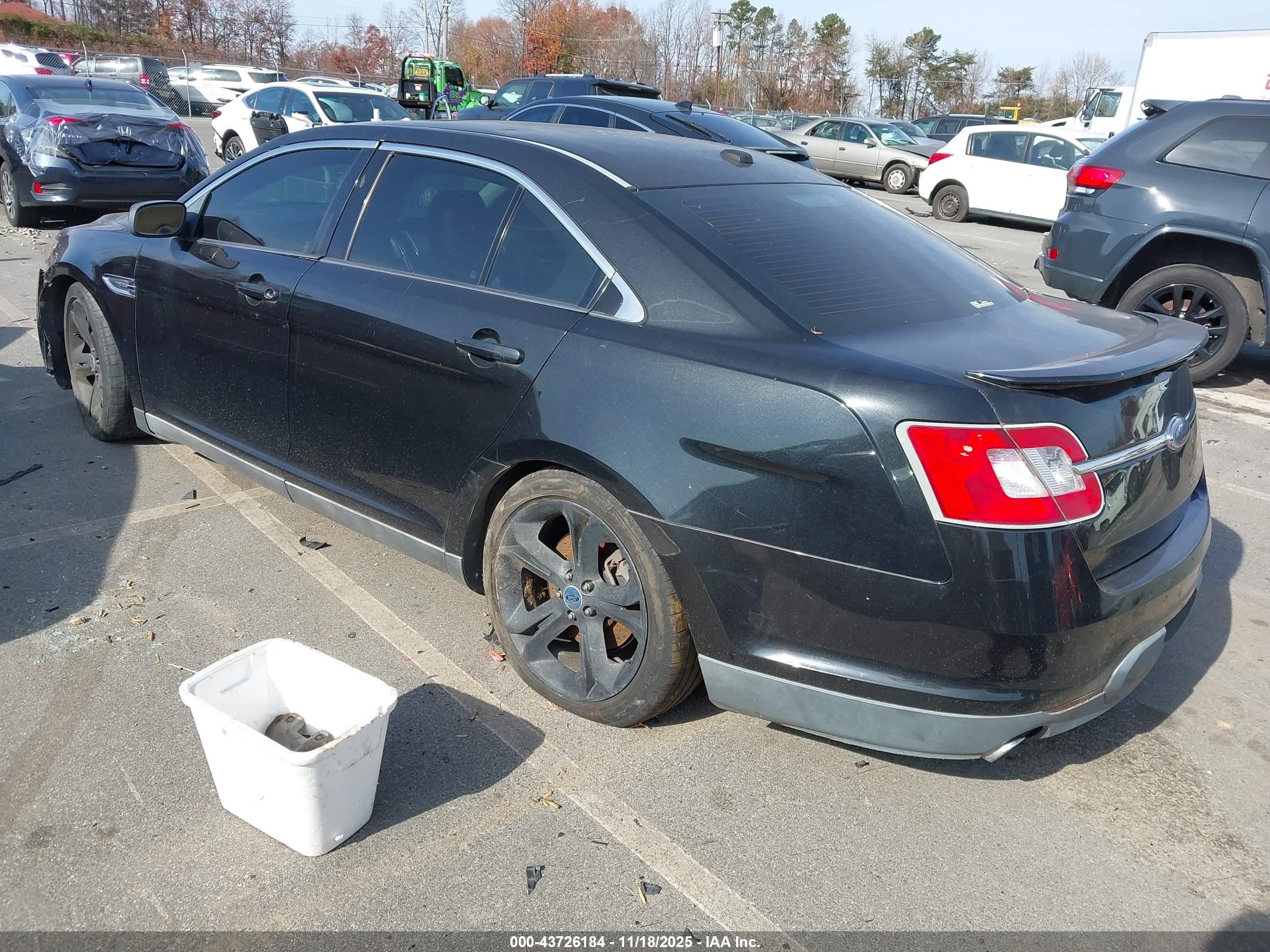 FORD TAURUS image 3