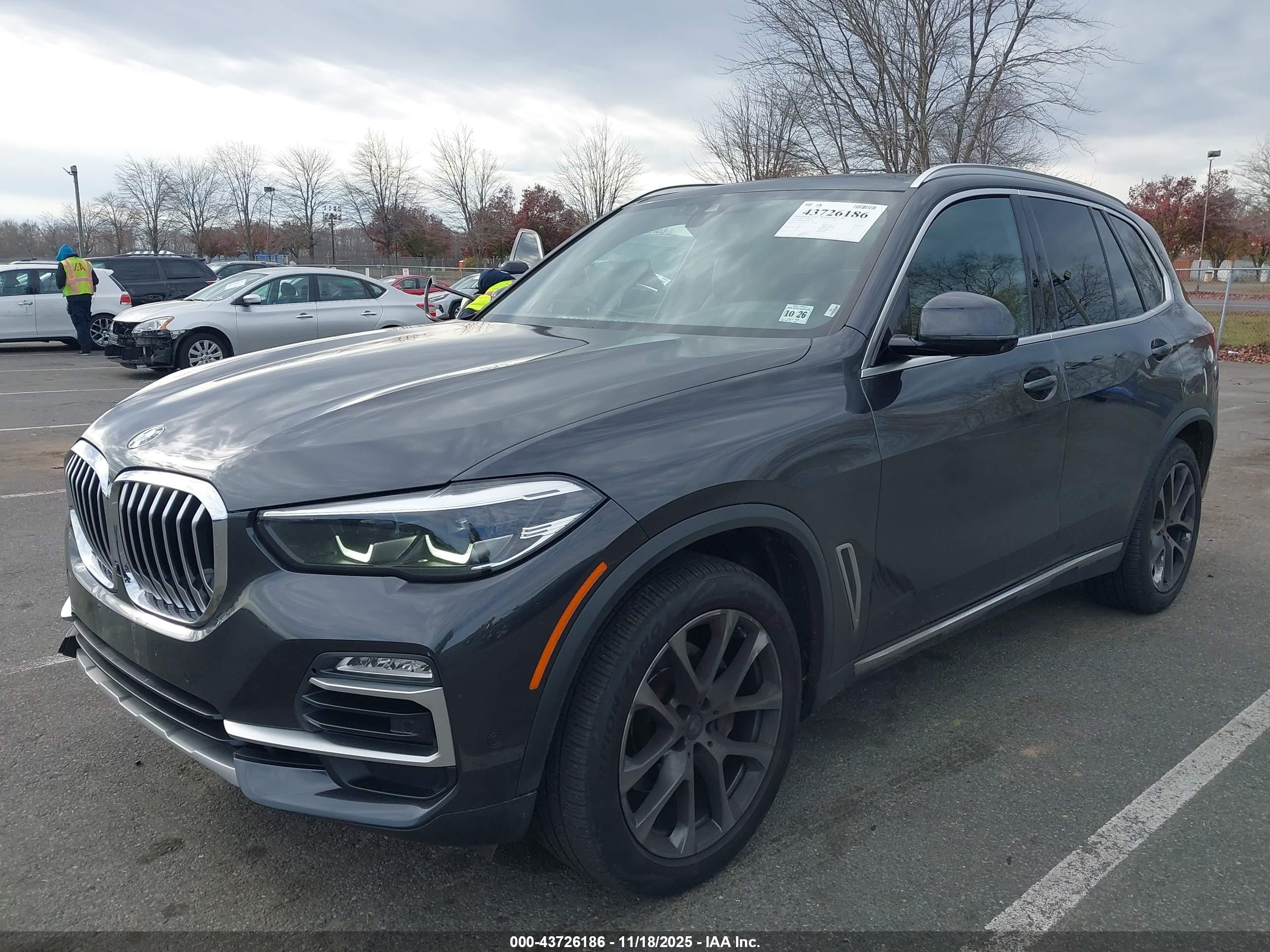 BMW X5 image 2