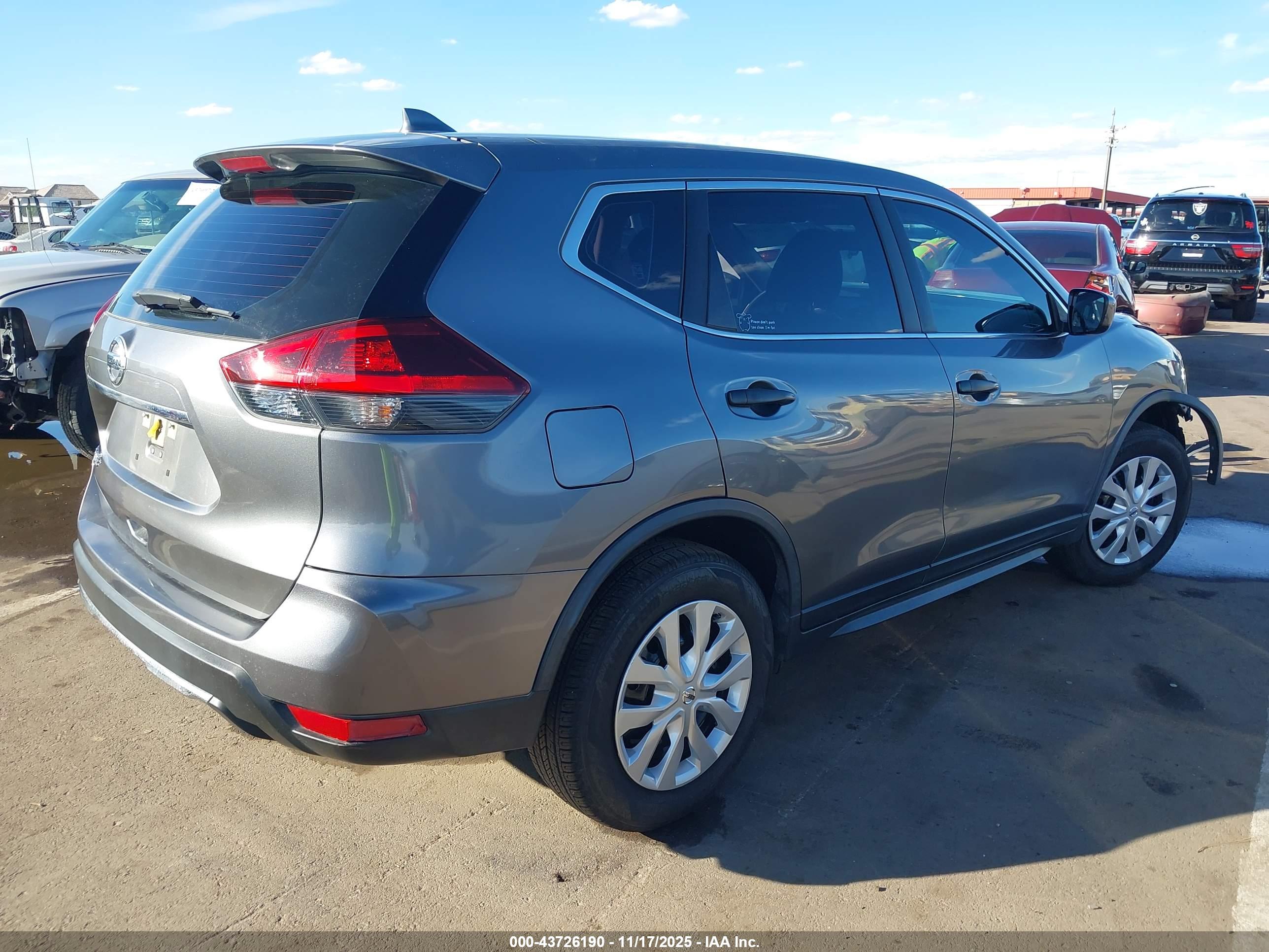 NISSAN ROGUE image 4