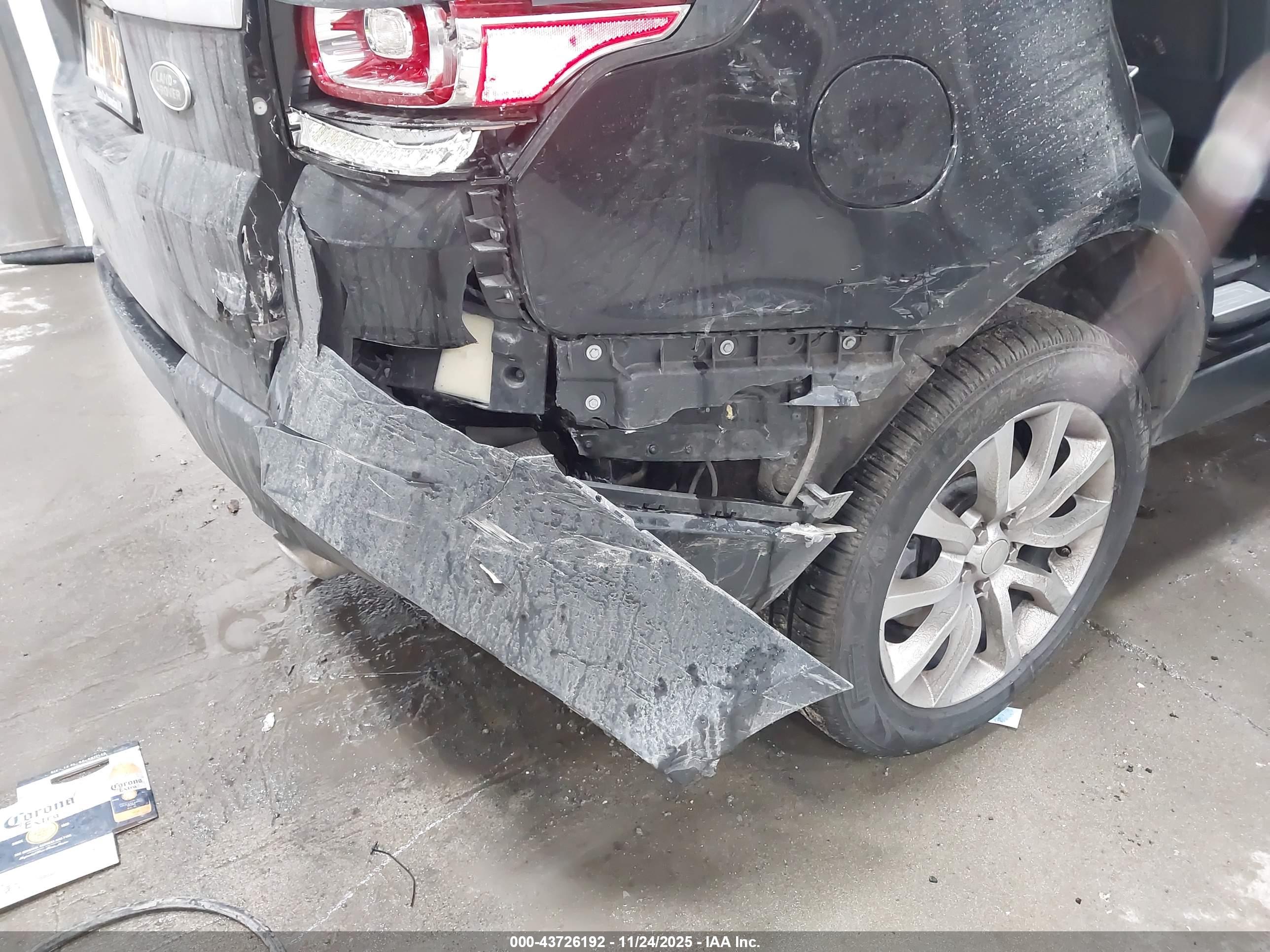 LAND ROVER image 6