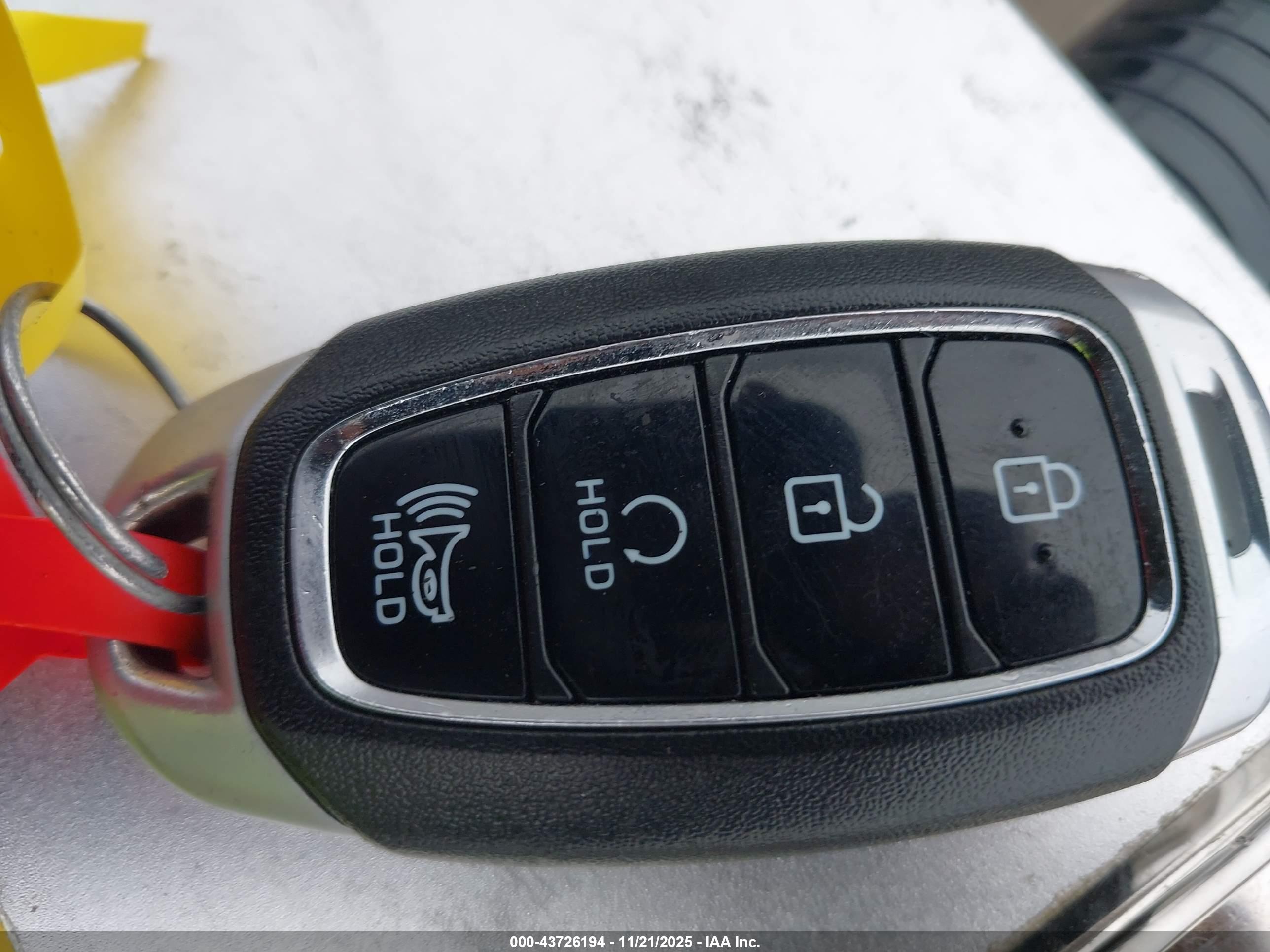 HYUNDAI KONA image 11