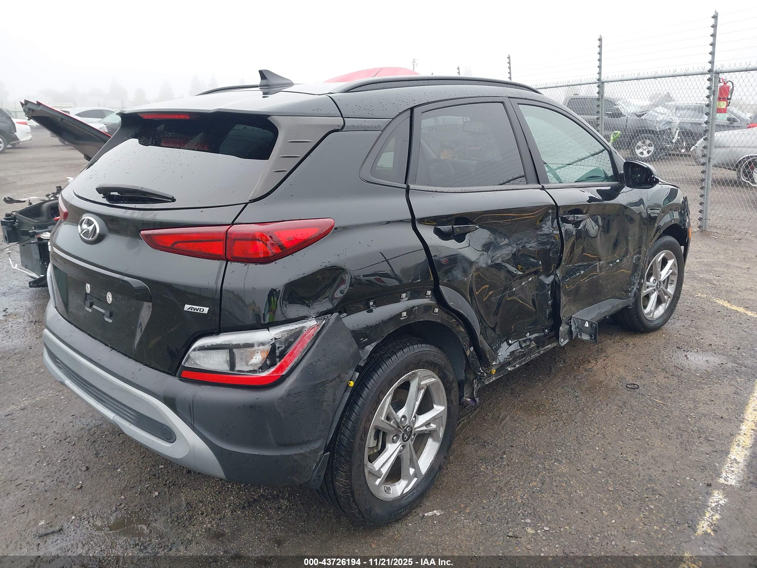 HYUNDAI KONA image 4