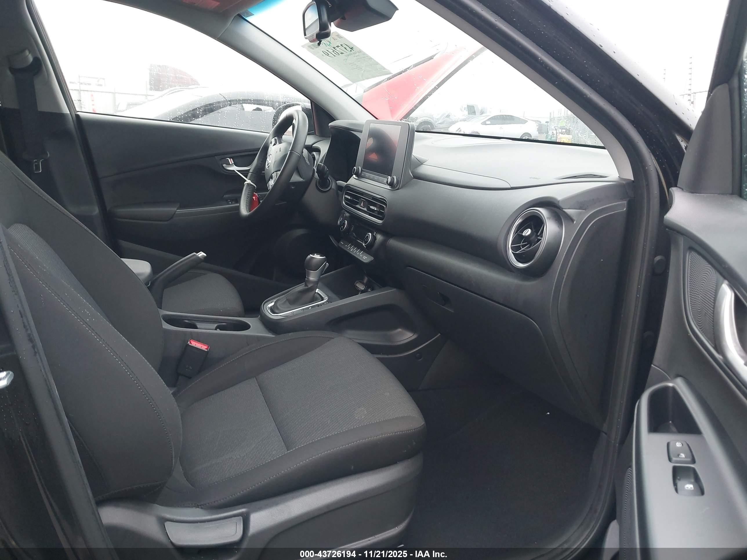 HYUNDAI KONA image 5
