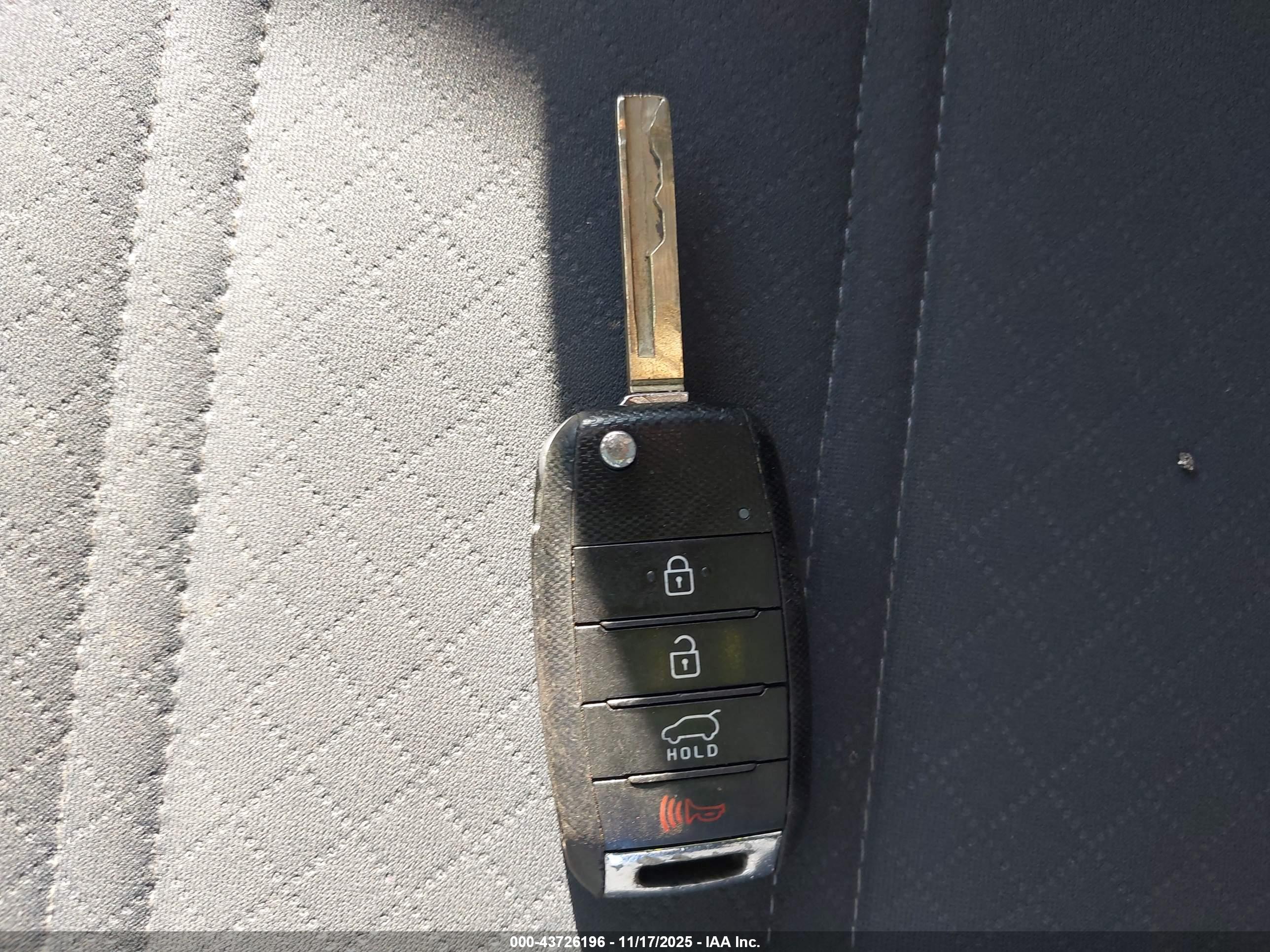 KIA SORENTO image 11