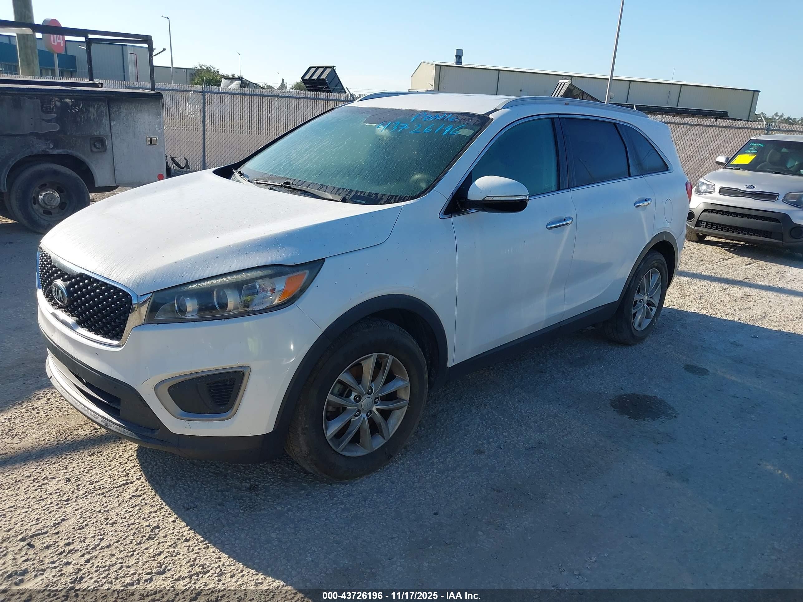 KIA SORENTO image 2