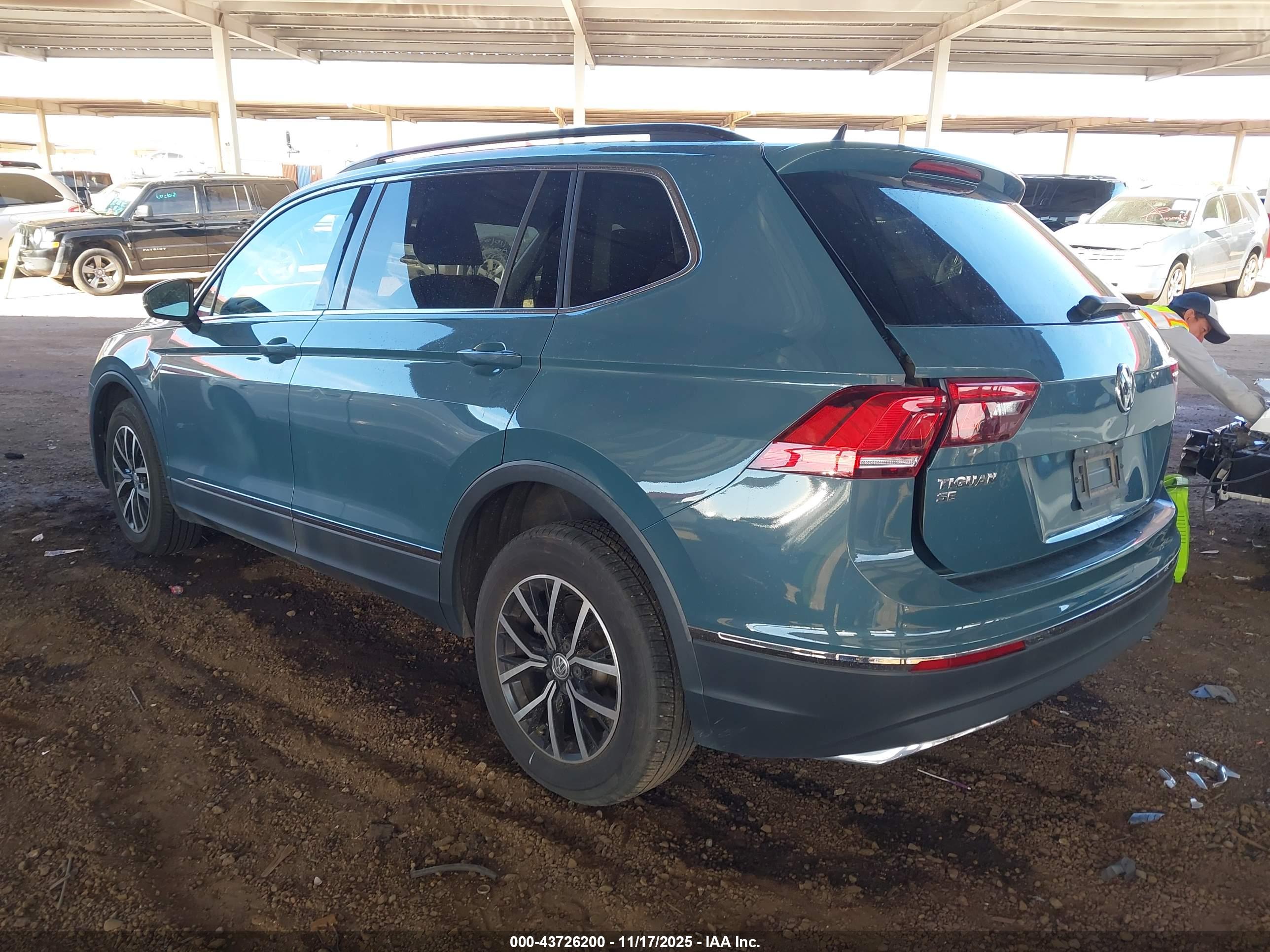 VOLKSWAGEN TIGUAN image 3
