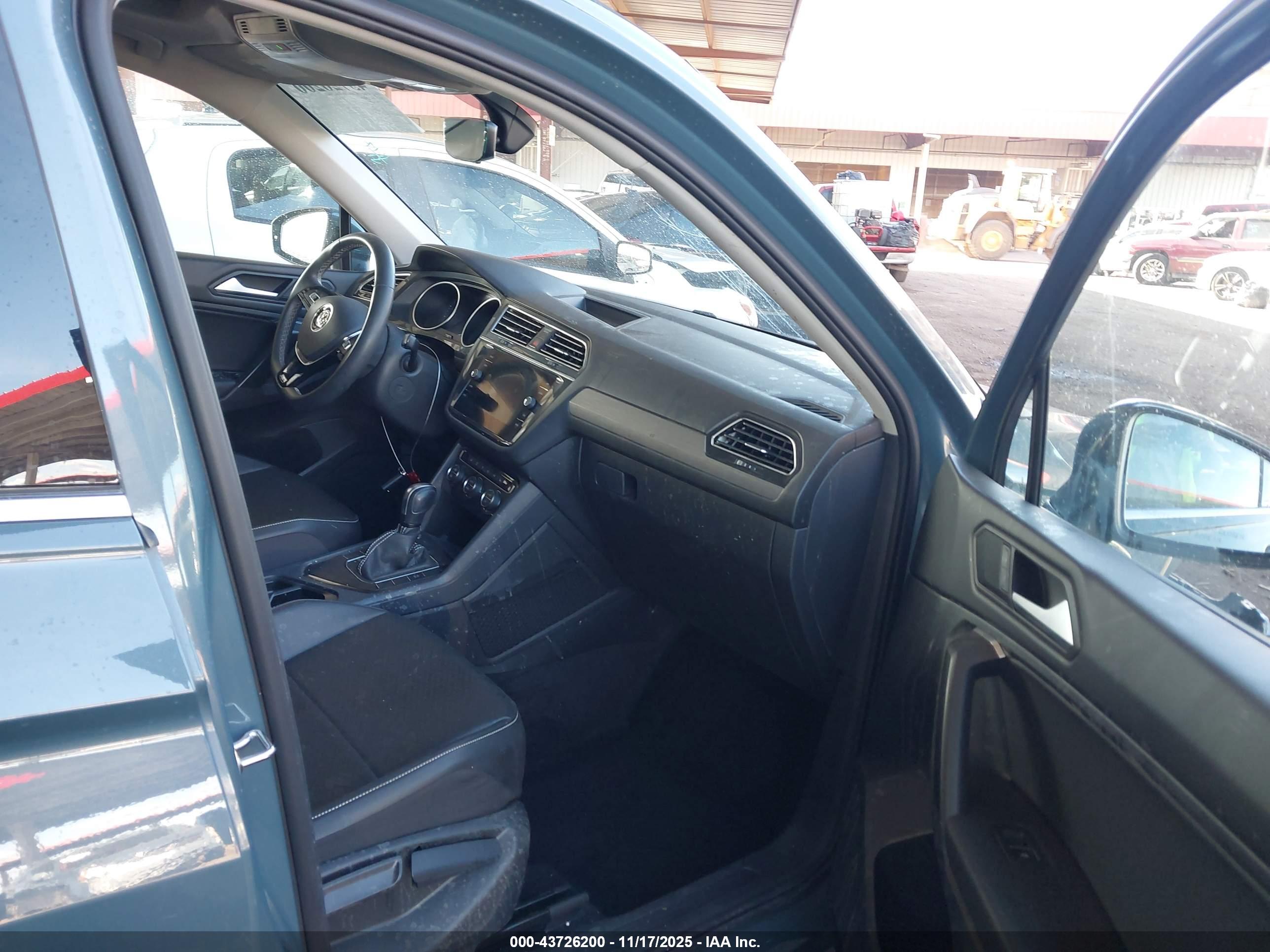 VOLKSWAGEN TIGUAN image 5