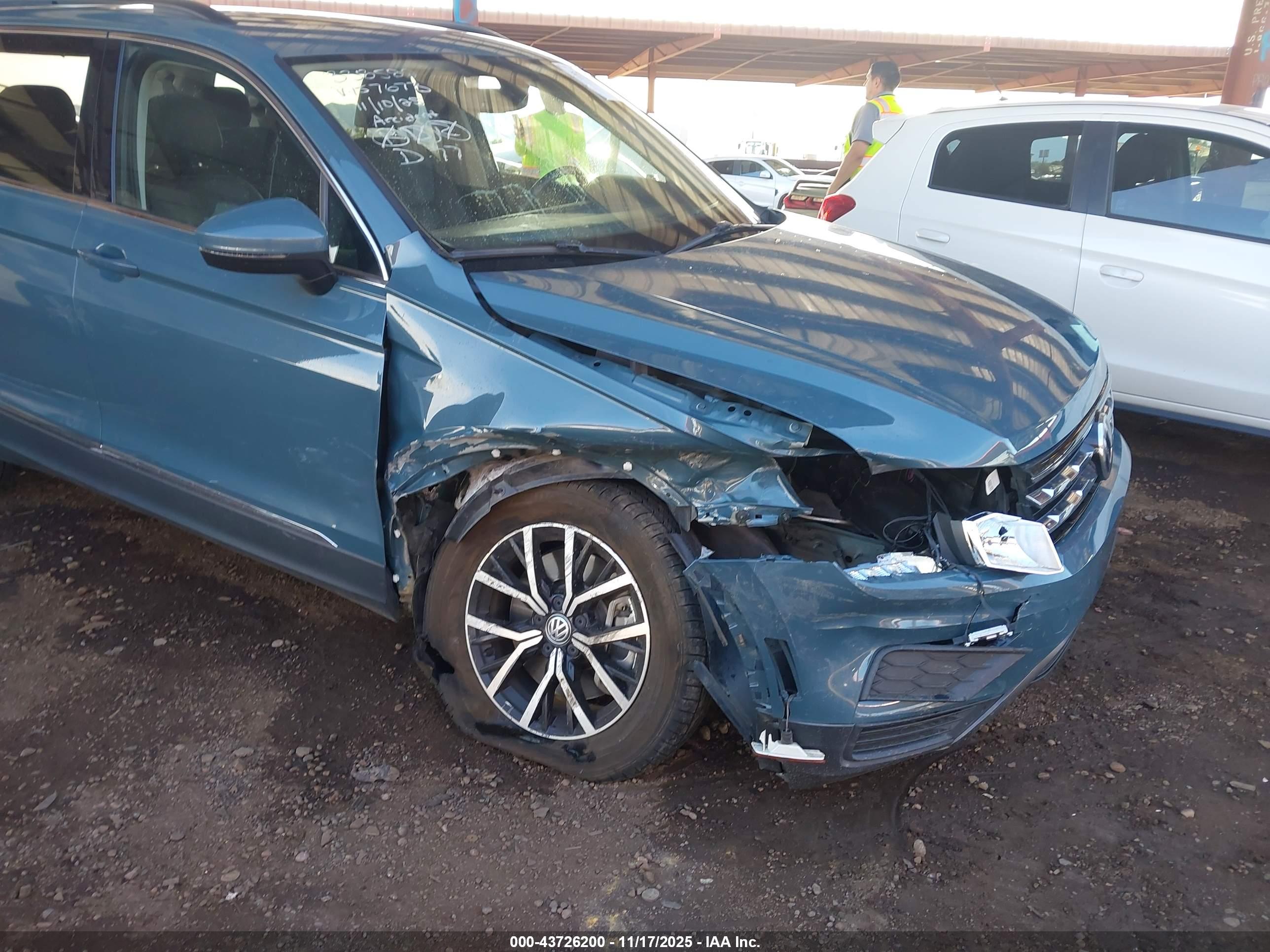 VOLKSWAGEN TIGUAN image 6
