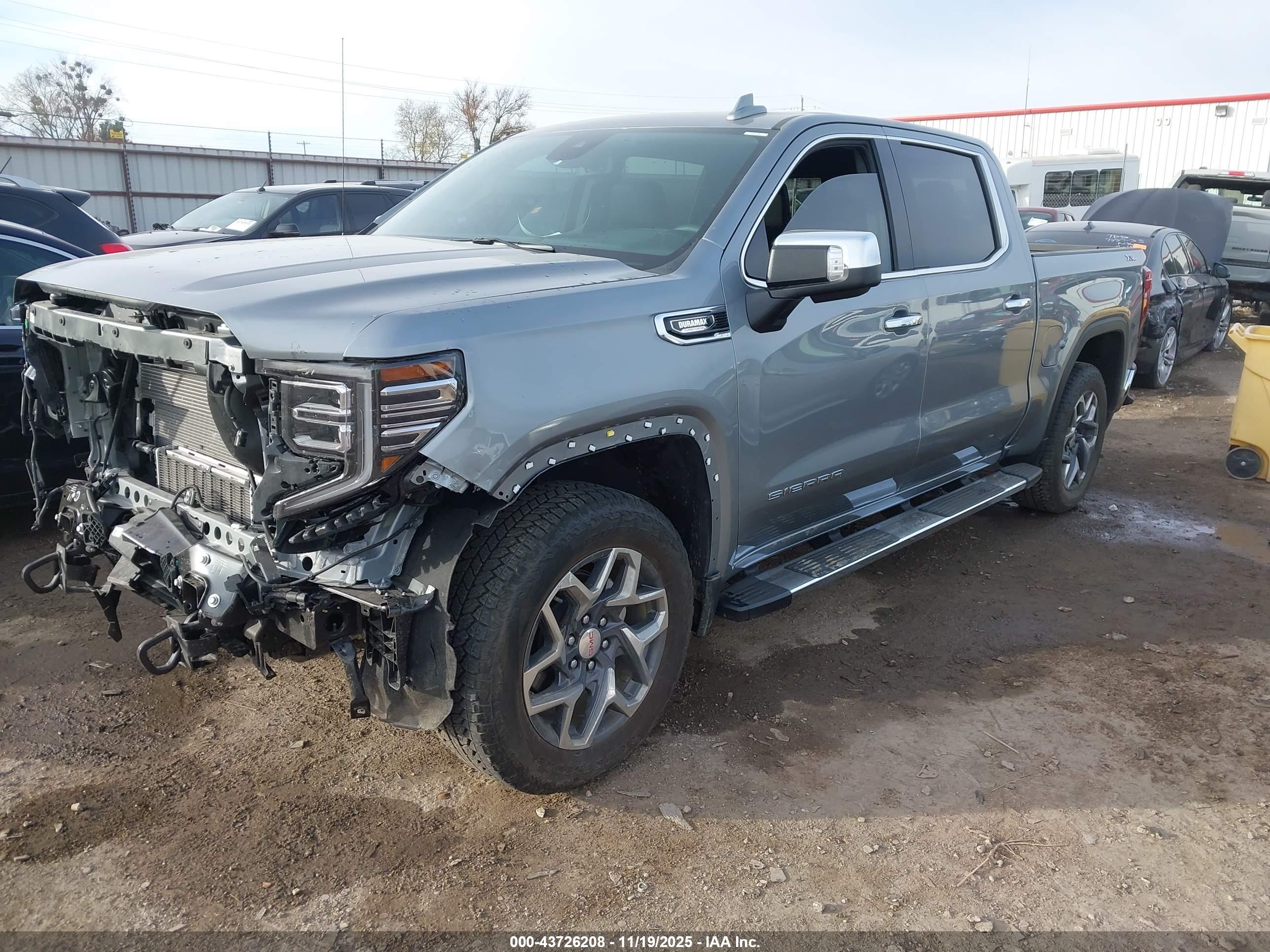 GMC SIERRA image 2