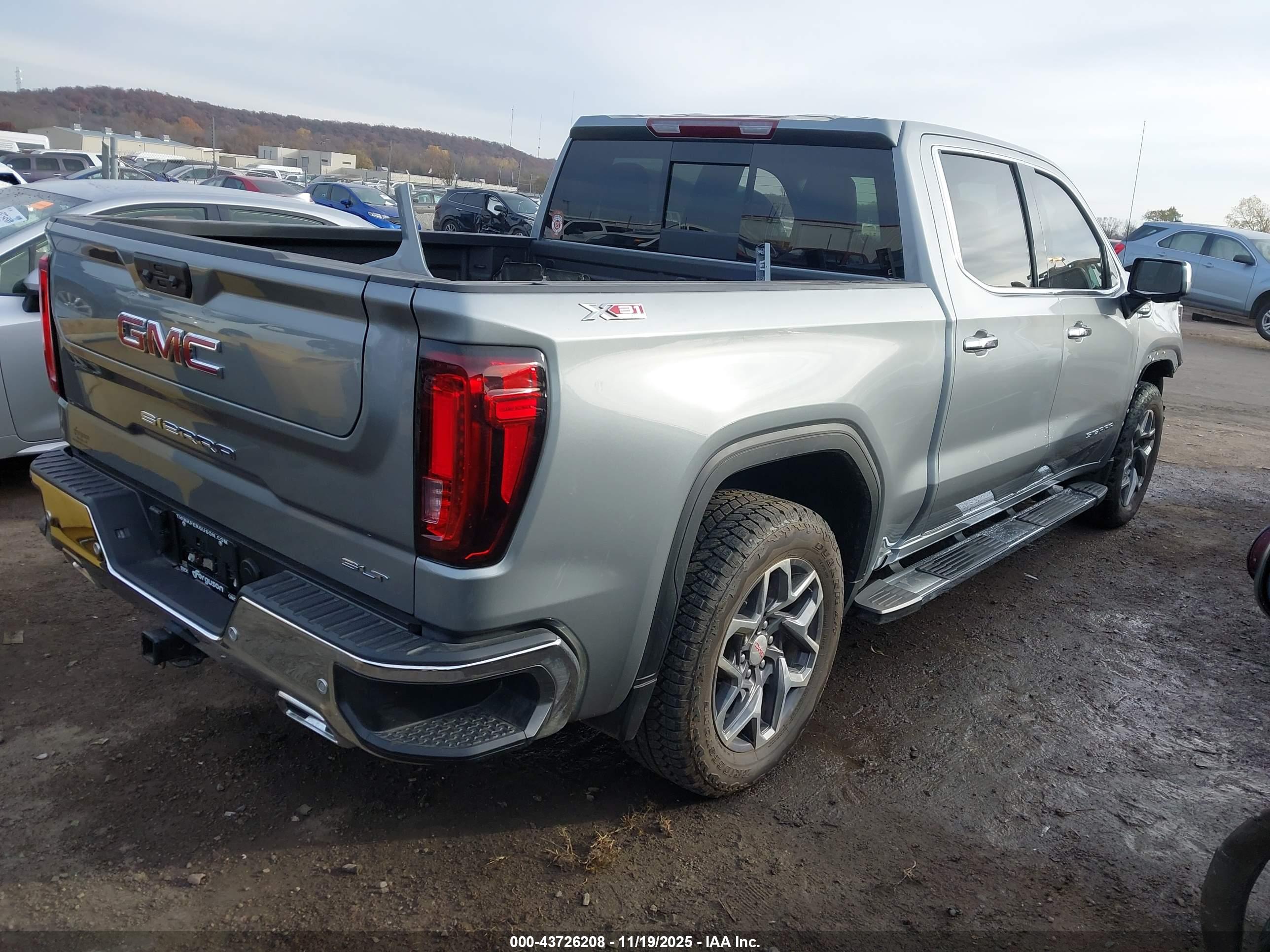GMC SIERRA image 4