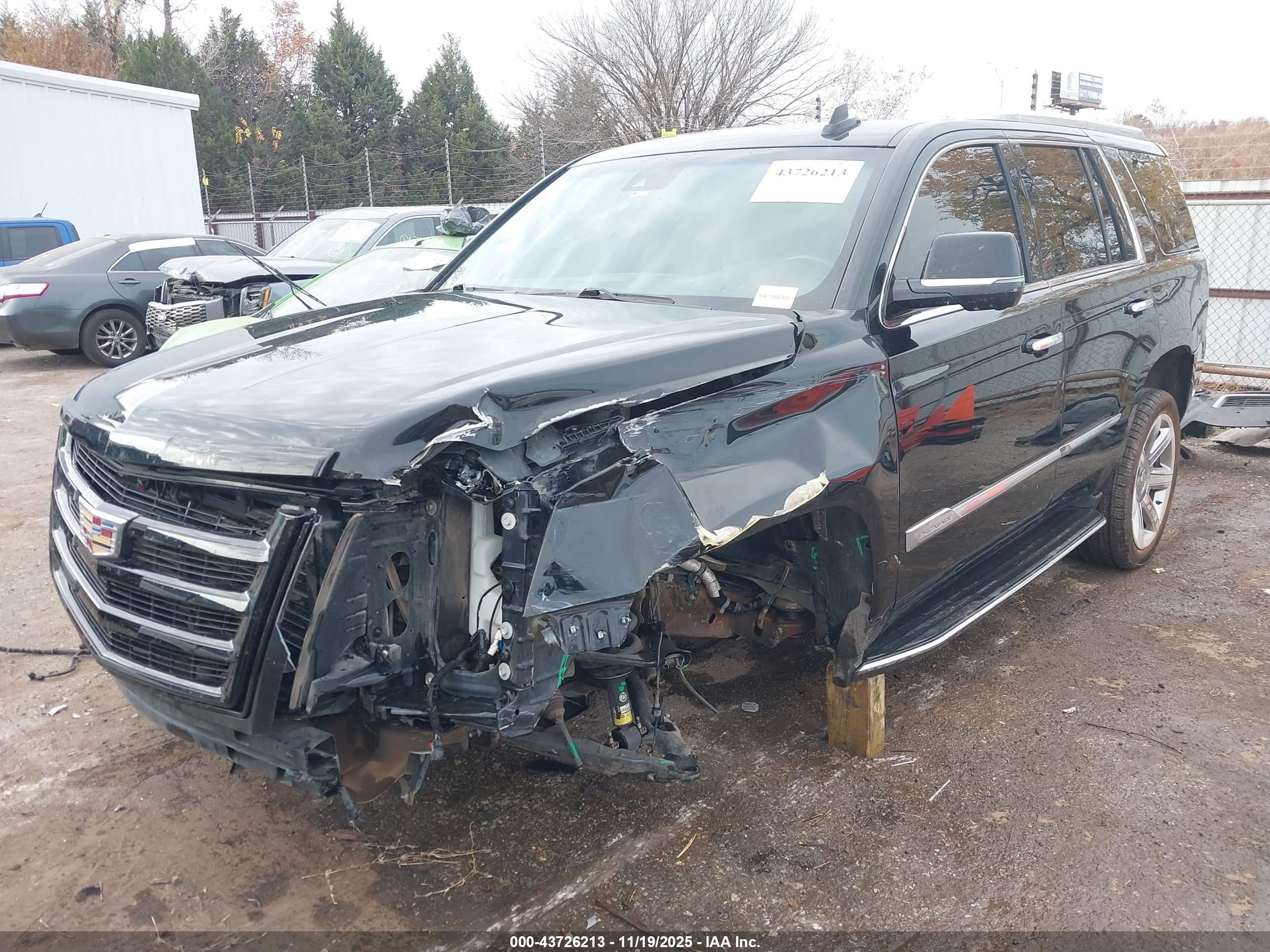 CADILLAC ESCALADE image 2