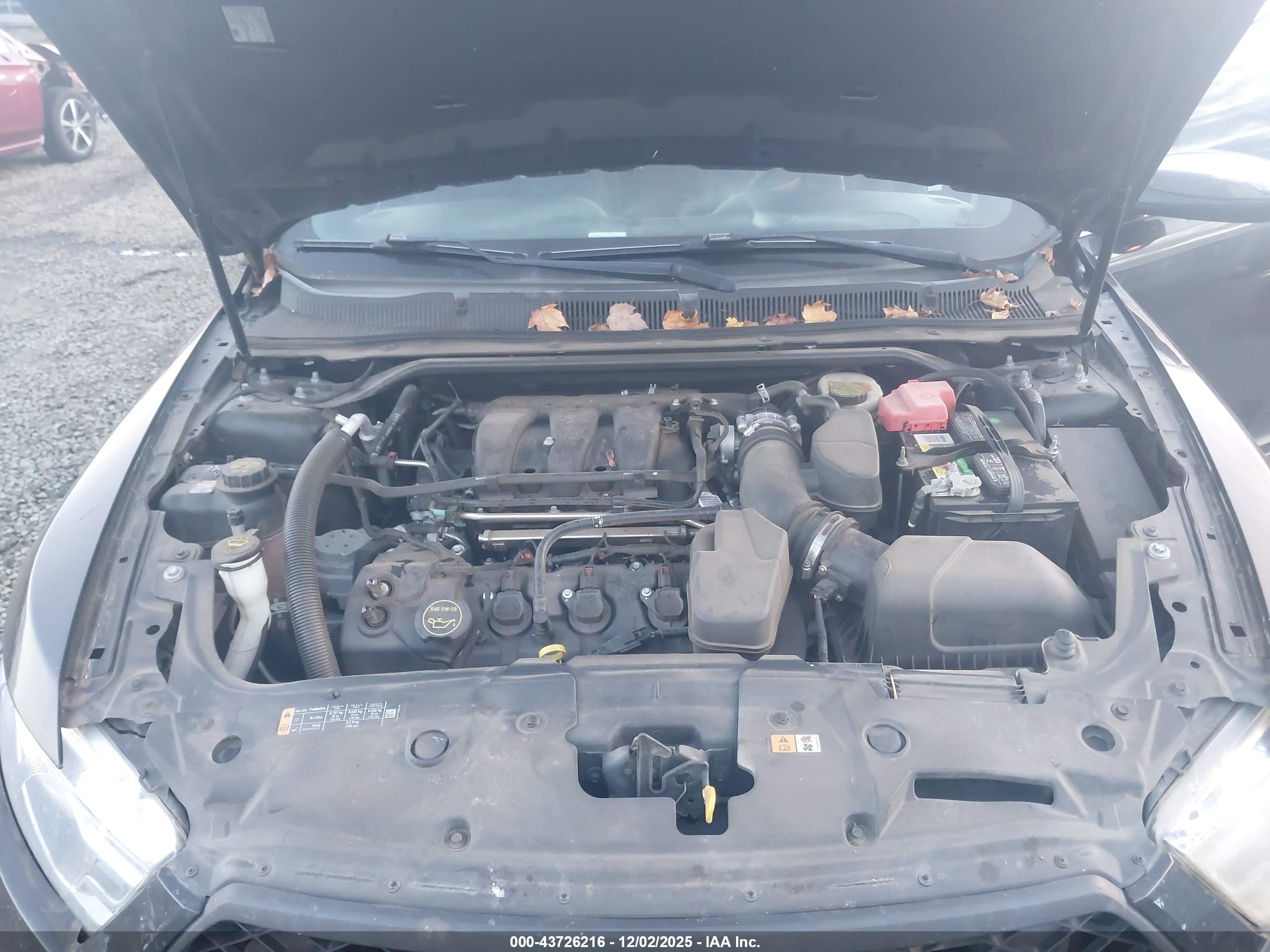 FORD TAURUS image 10
