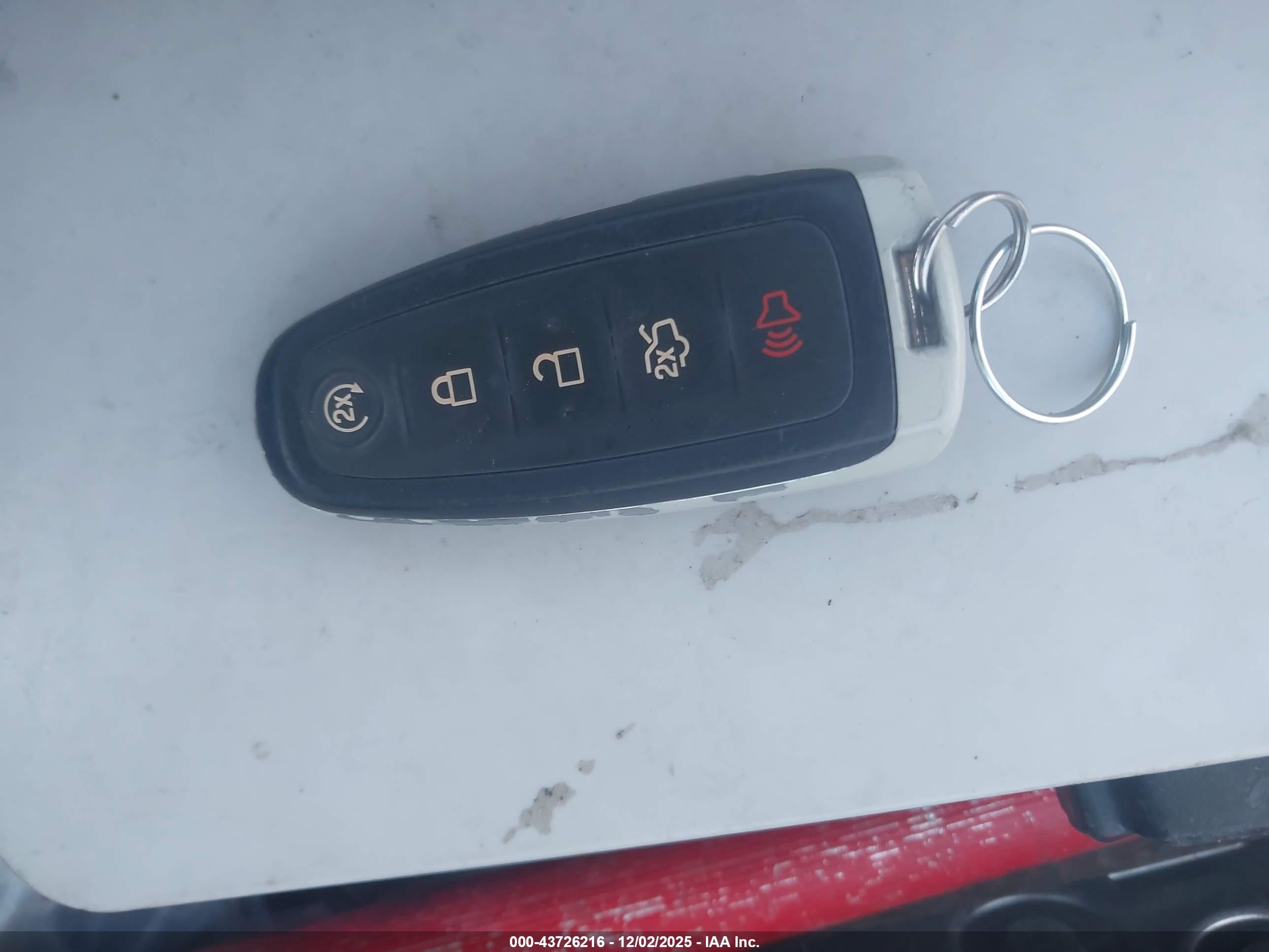 FORD TAURUS image 11