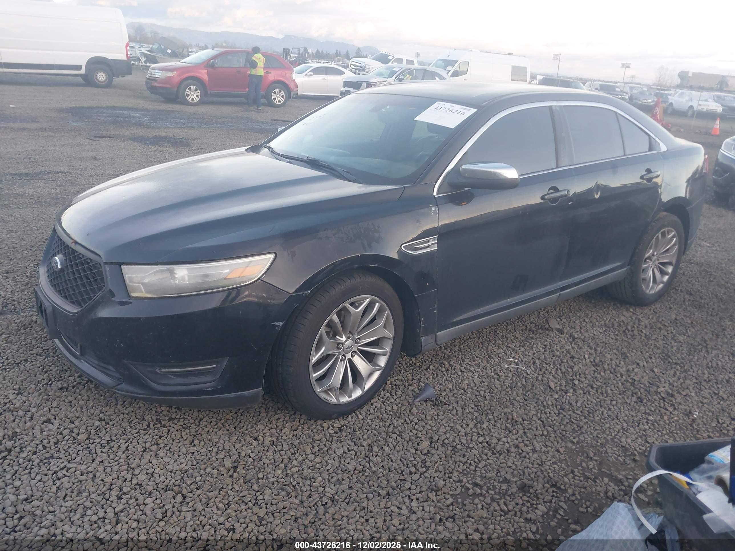 FORD TAURUS image 2