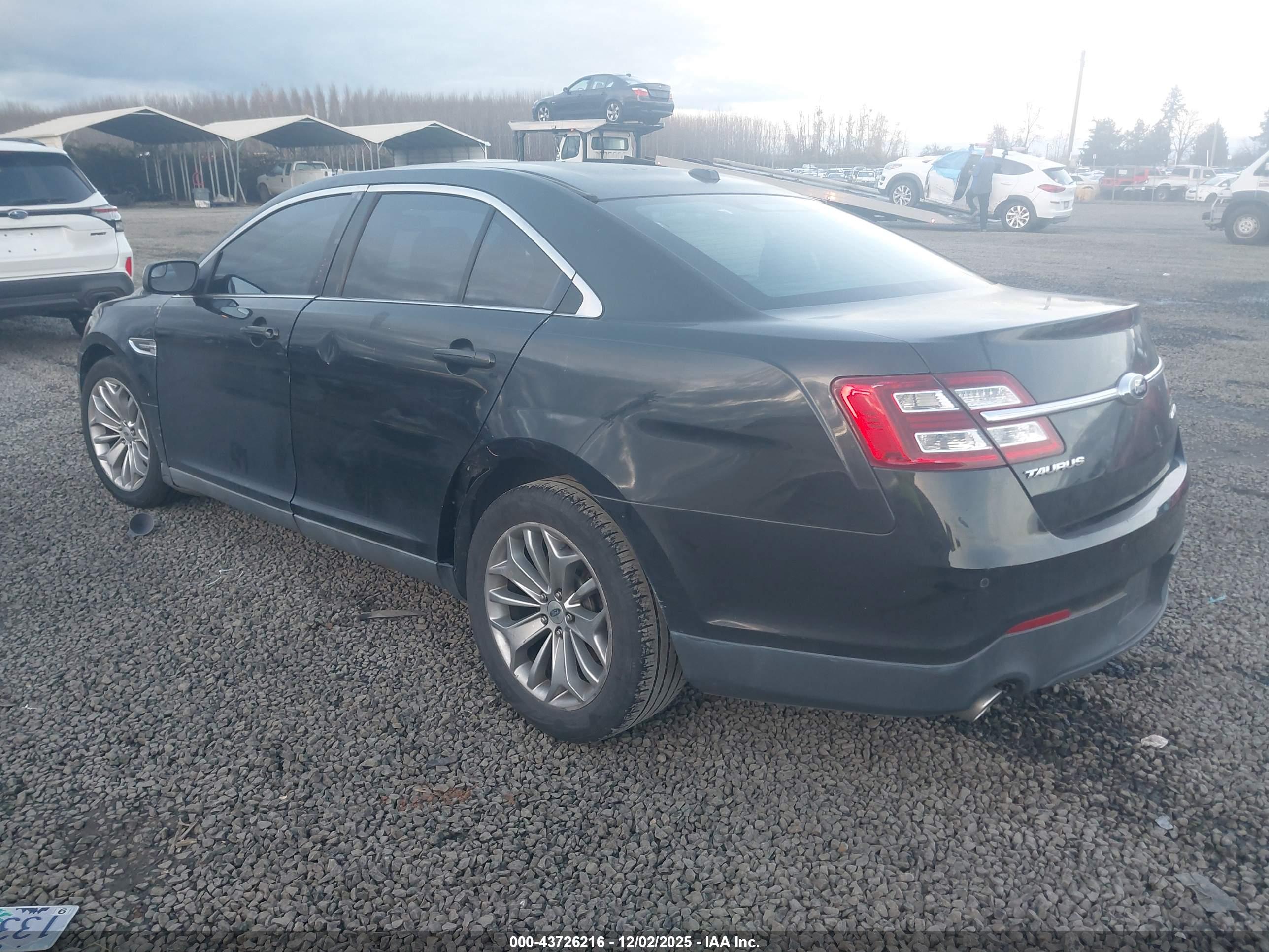 FORD TAURUS image 3