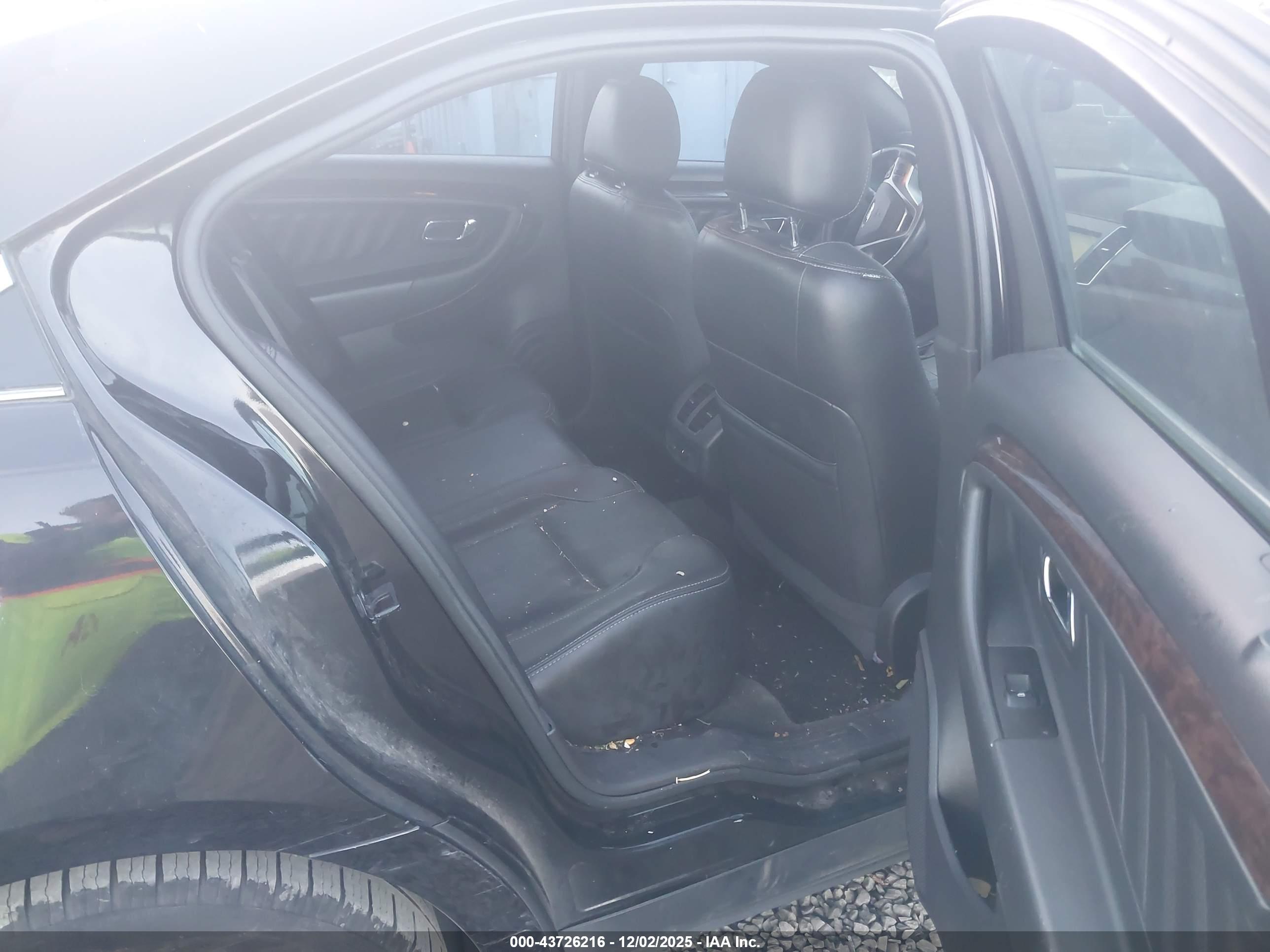 FORD TAURUS image 8