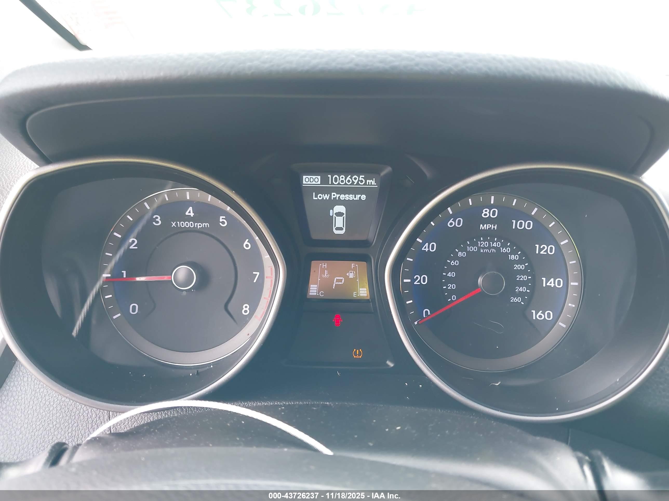 HYUNDAI ELANTRA image 7