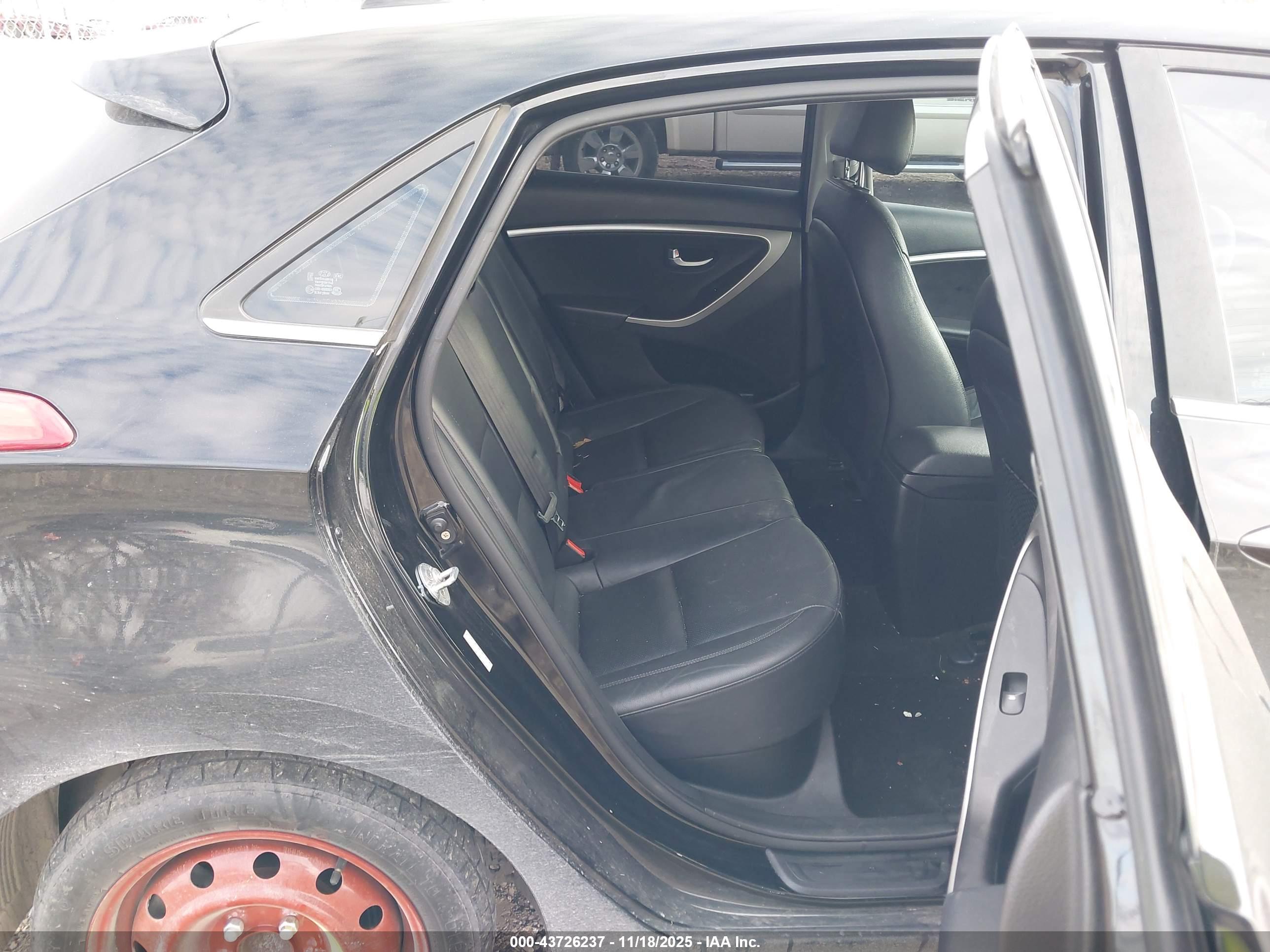 HYUNDAI ELANTRA image 8