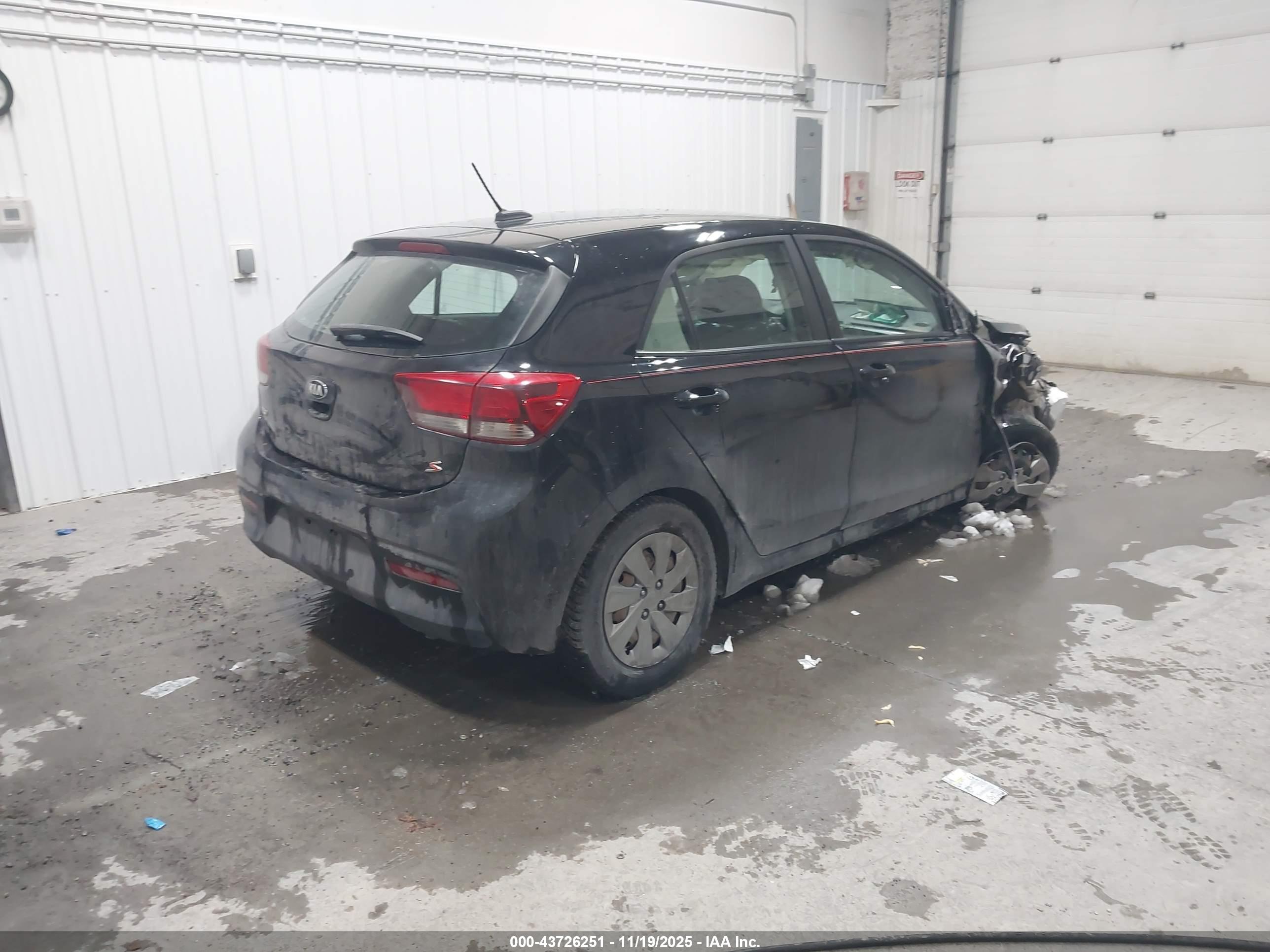 KIA RIO image 4