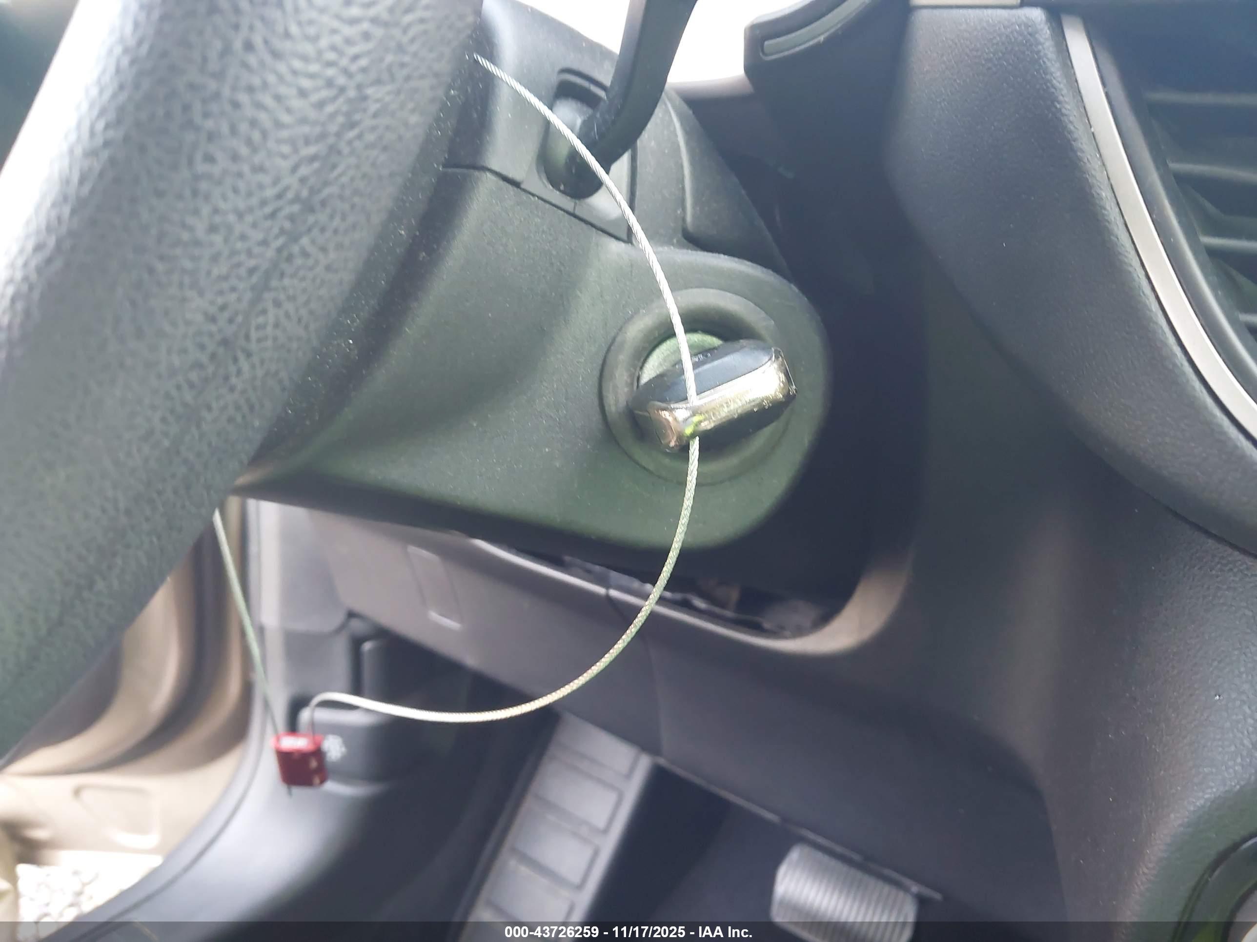 FORD ESCAPE image 11
