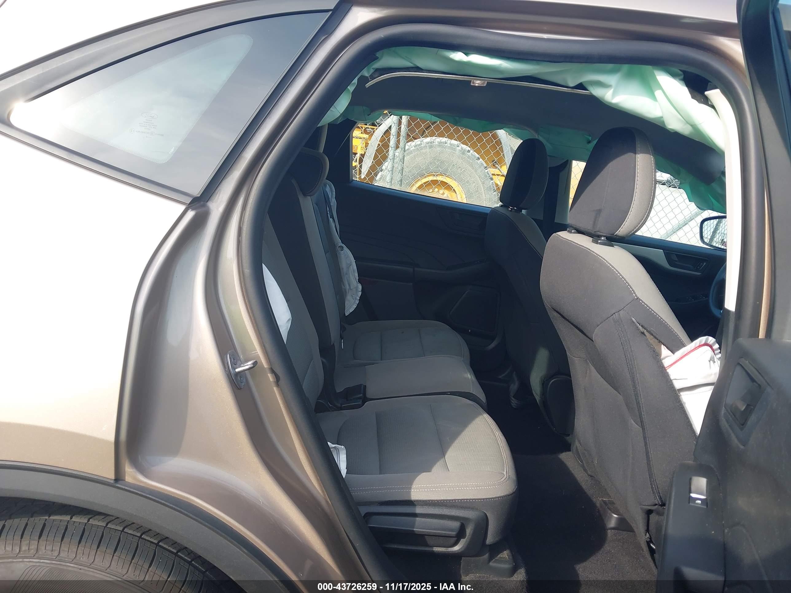 FORD ESCAPE image 8