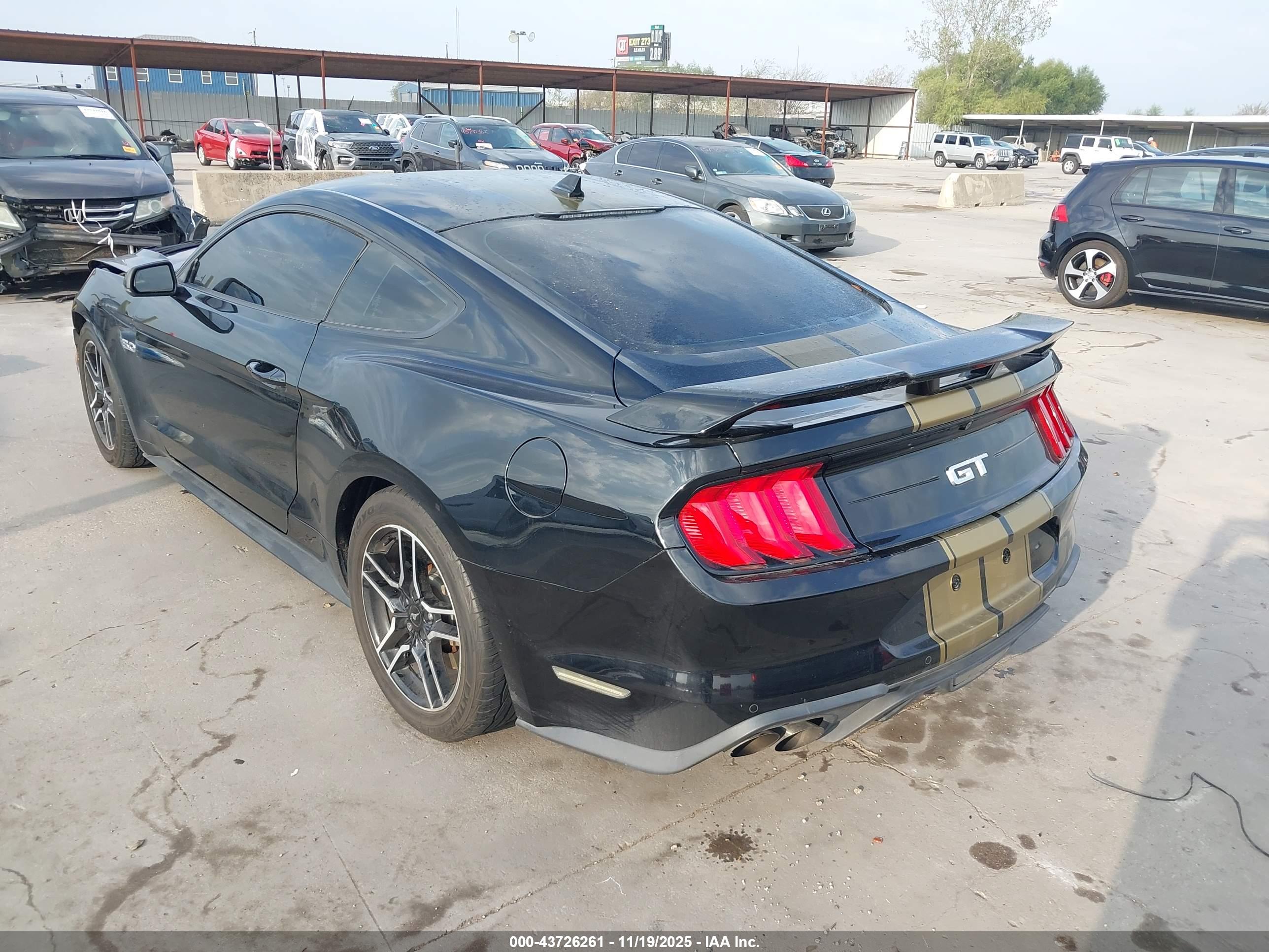 FORD MUSTANG image 3