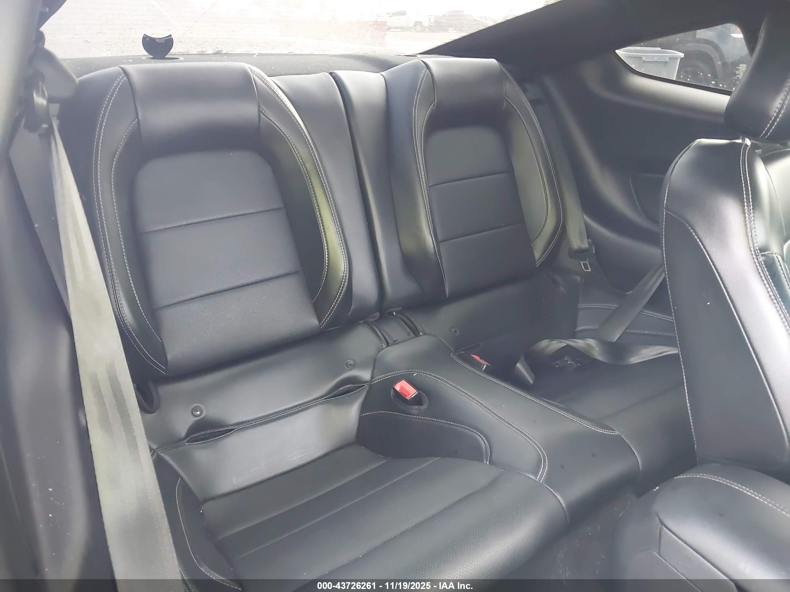 FORD MUSTANG image 8