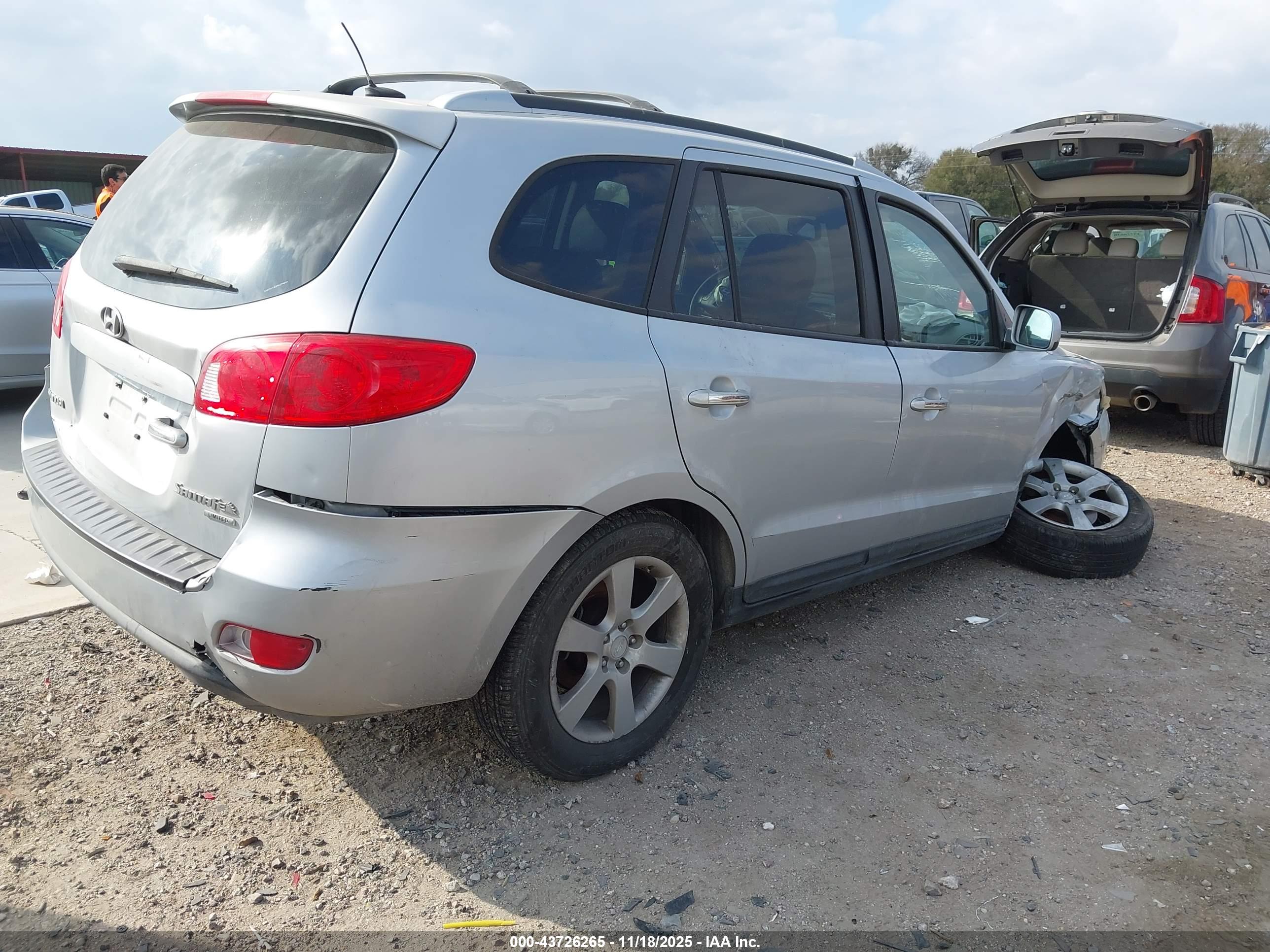 HYUNDAI SANTA image 4