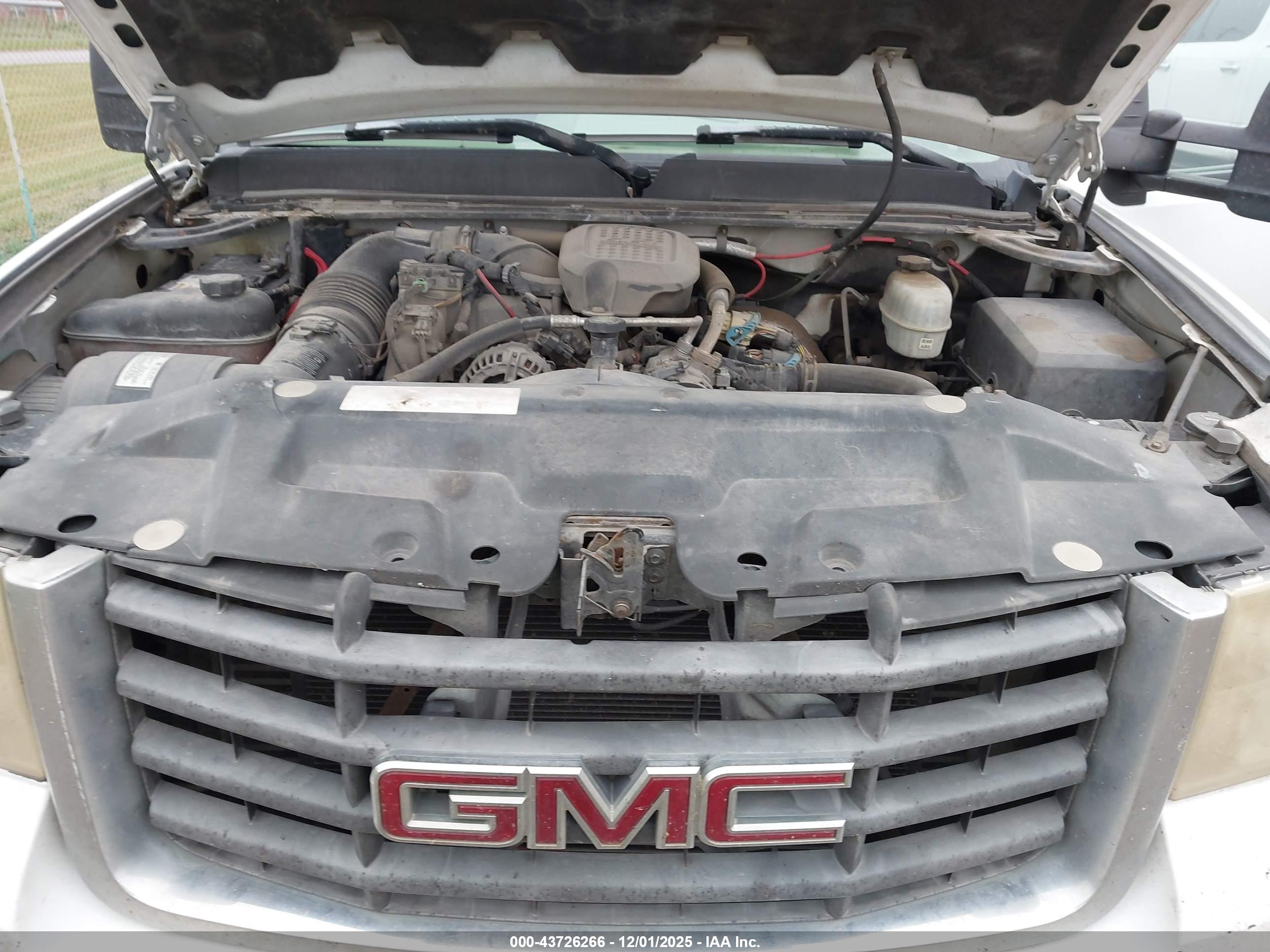 GMC SIERRA image 10