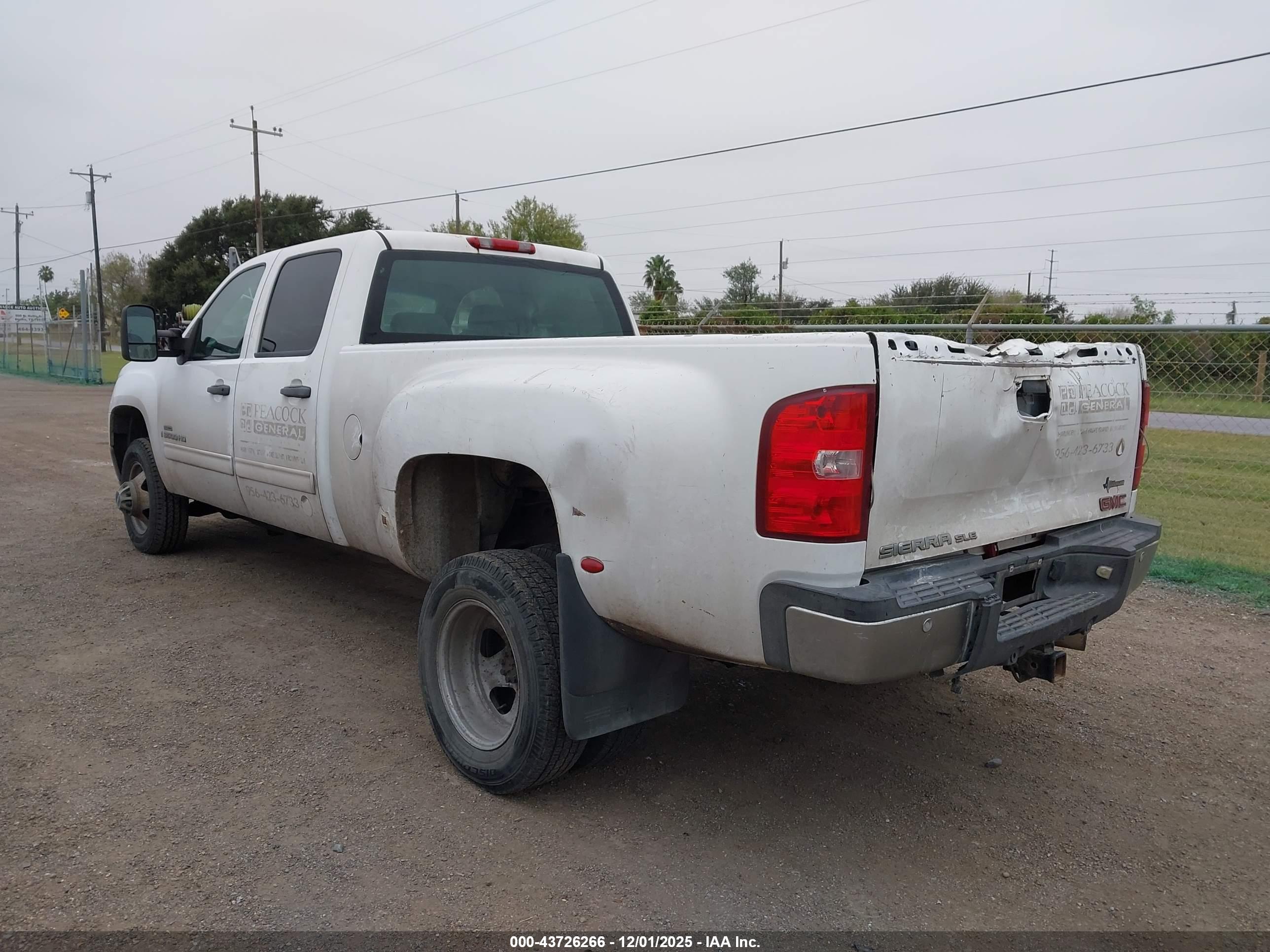 GMC SIERRA image 3