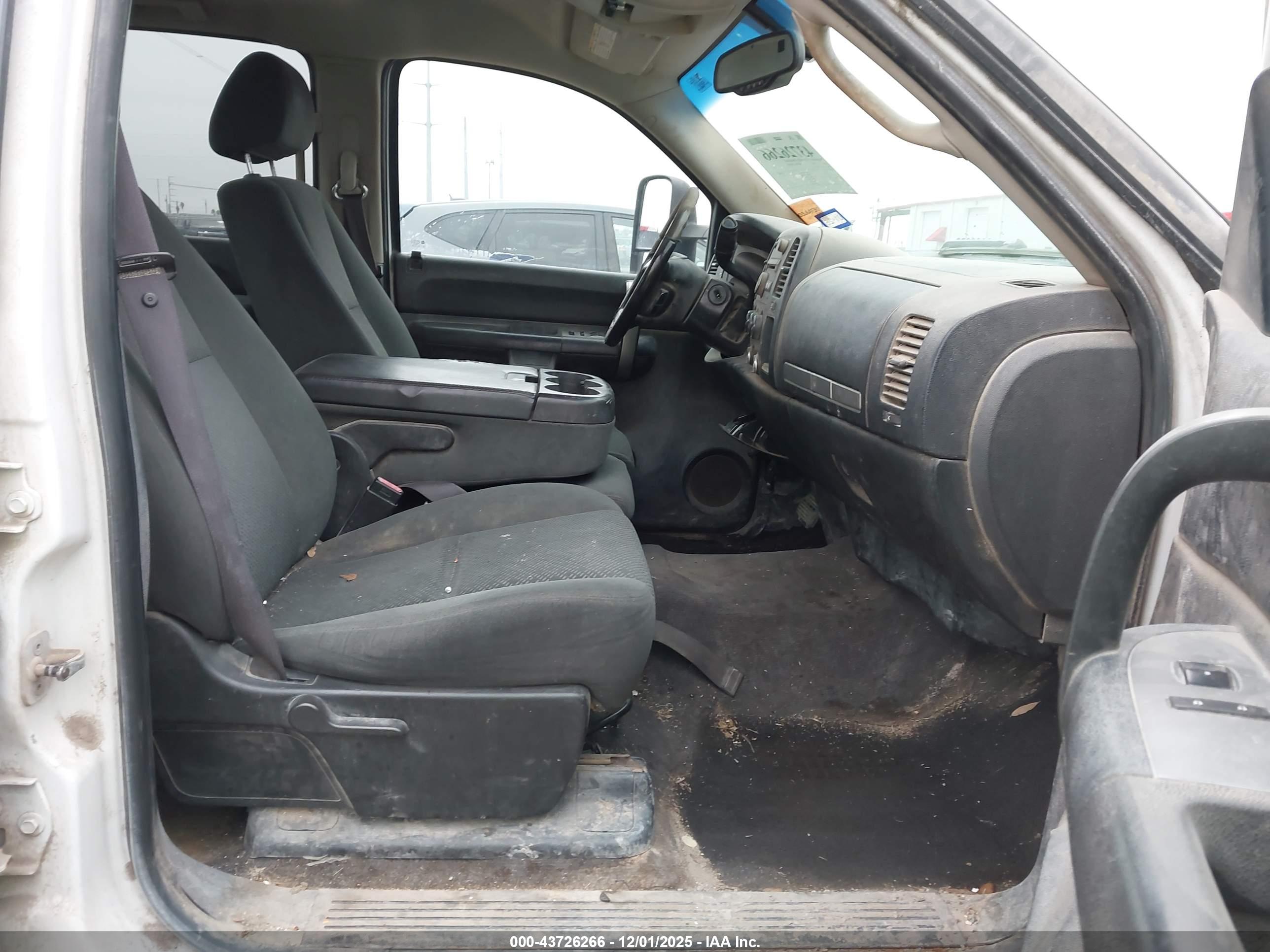 GMC SIERRA image 5