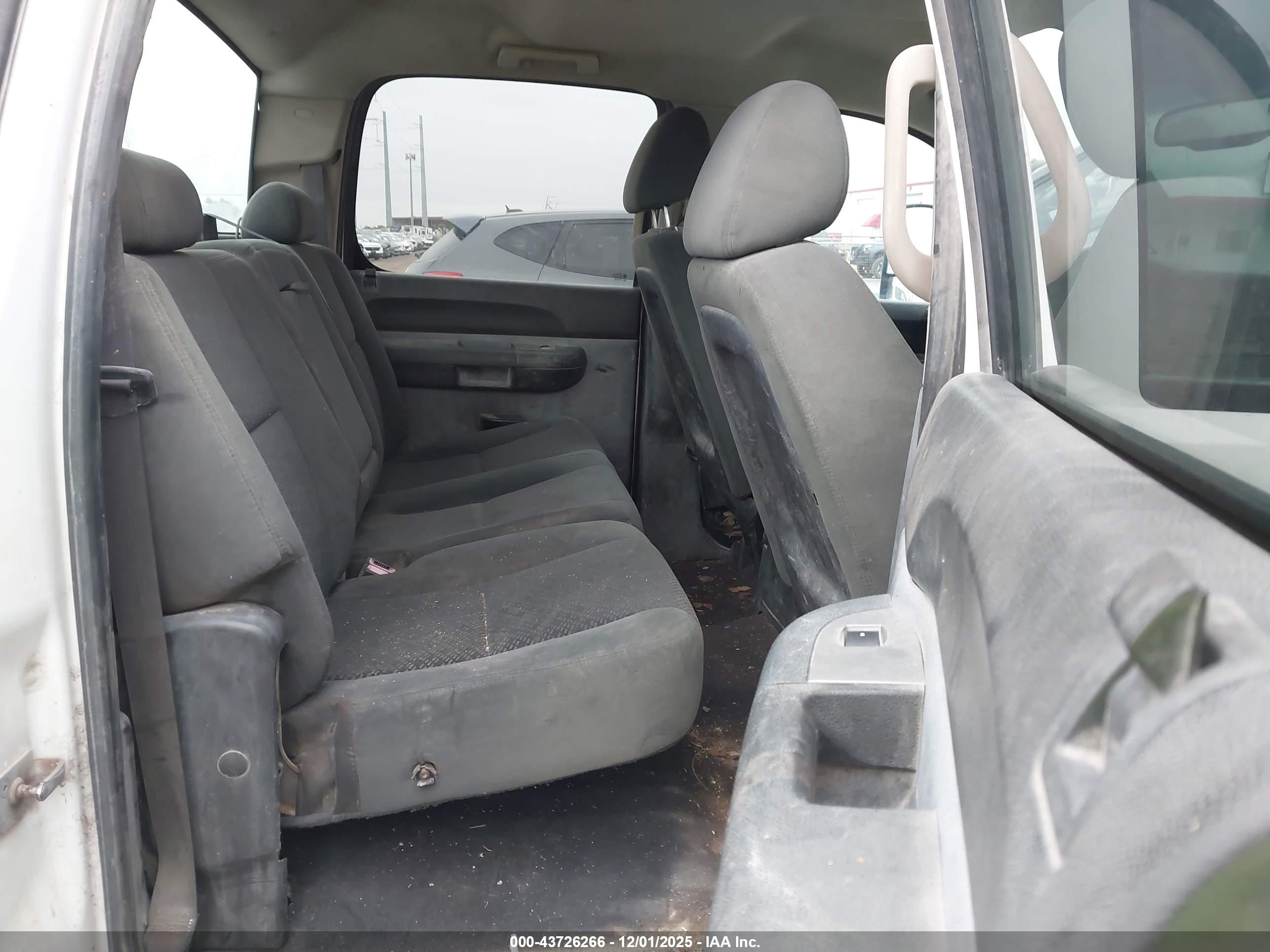 GMC SIERRA image 8