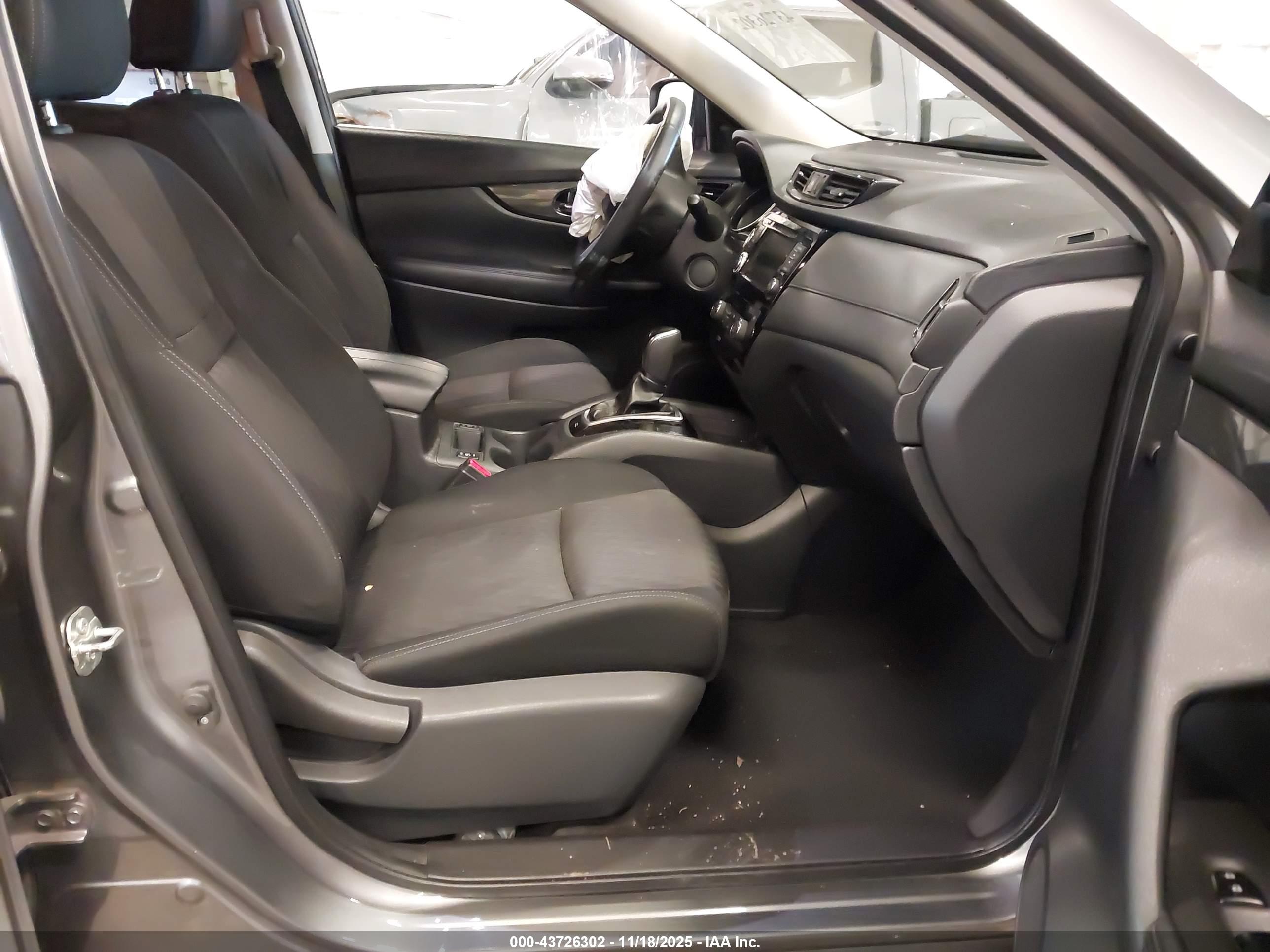 NISSAN ROGUE image 5