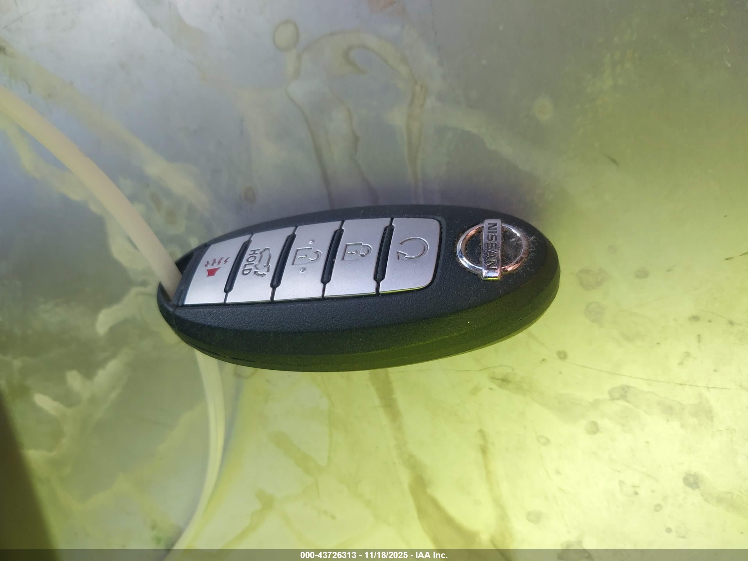 NISSAN ROGUE image 11