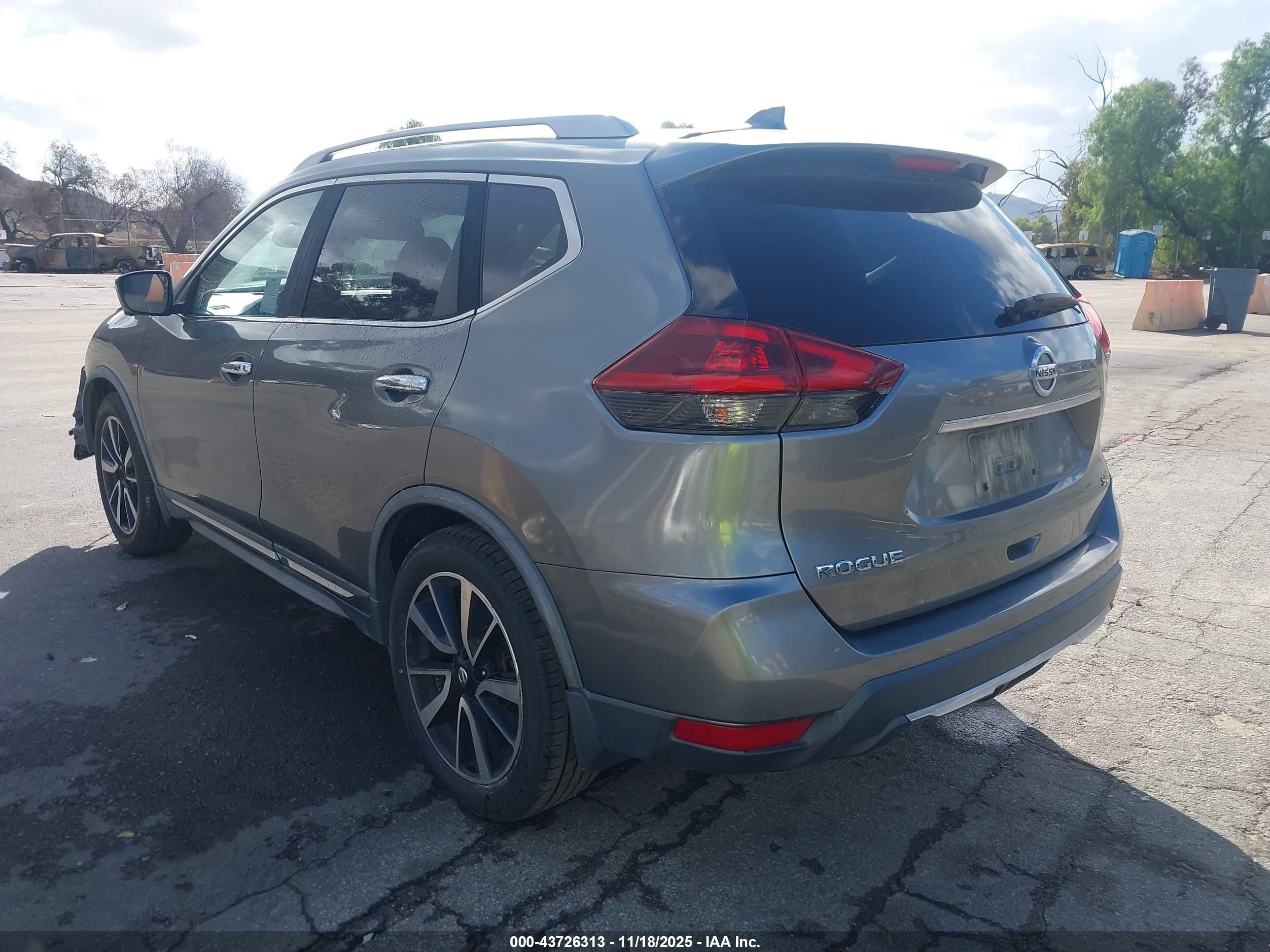 NISSAN ROGUE image 3