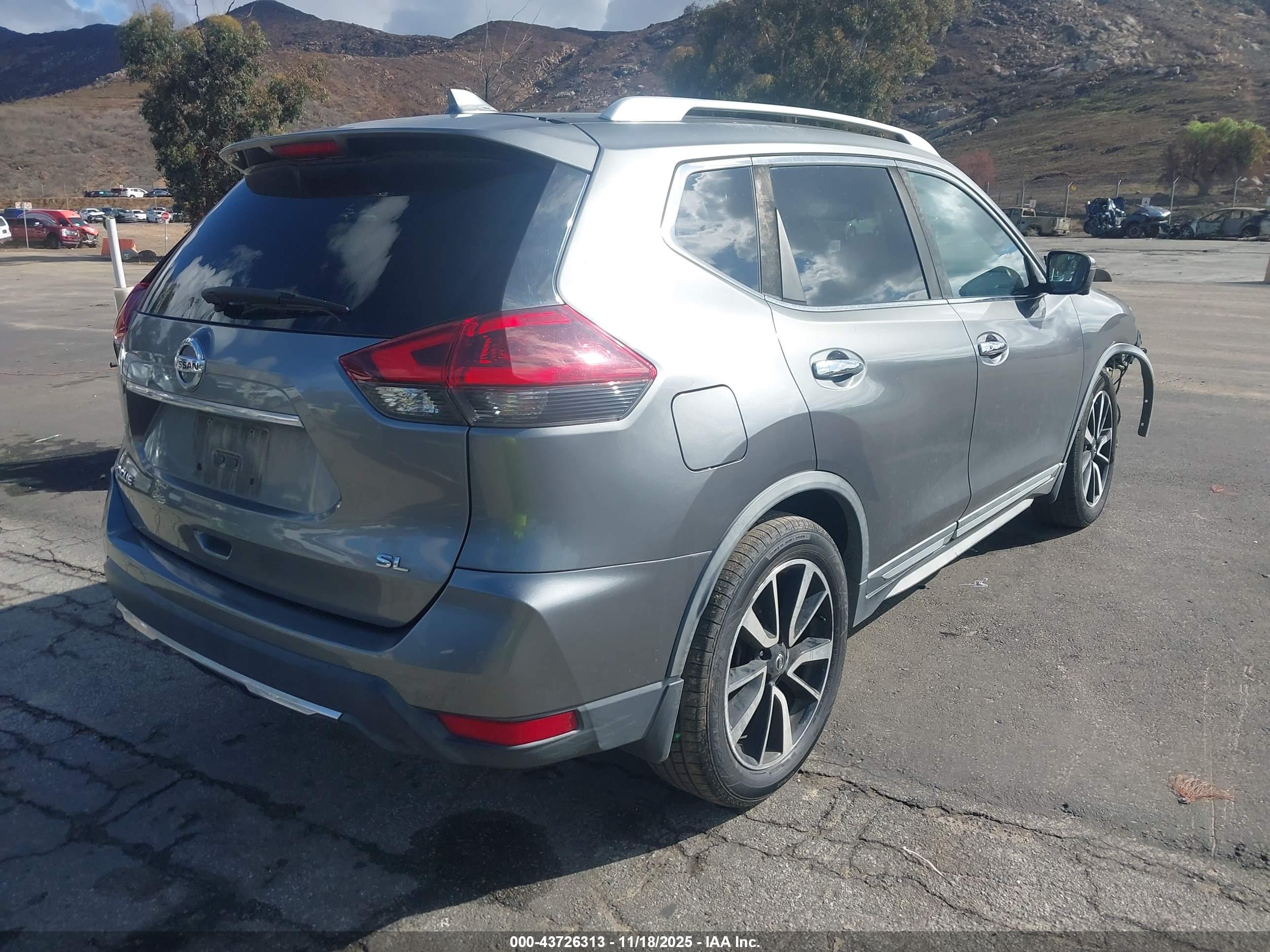 NISSAN ROGUE image 4