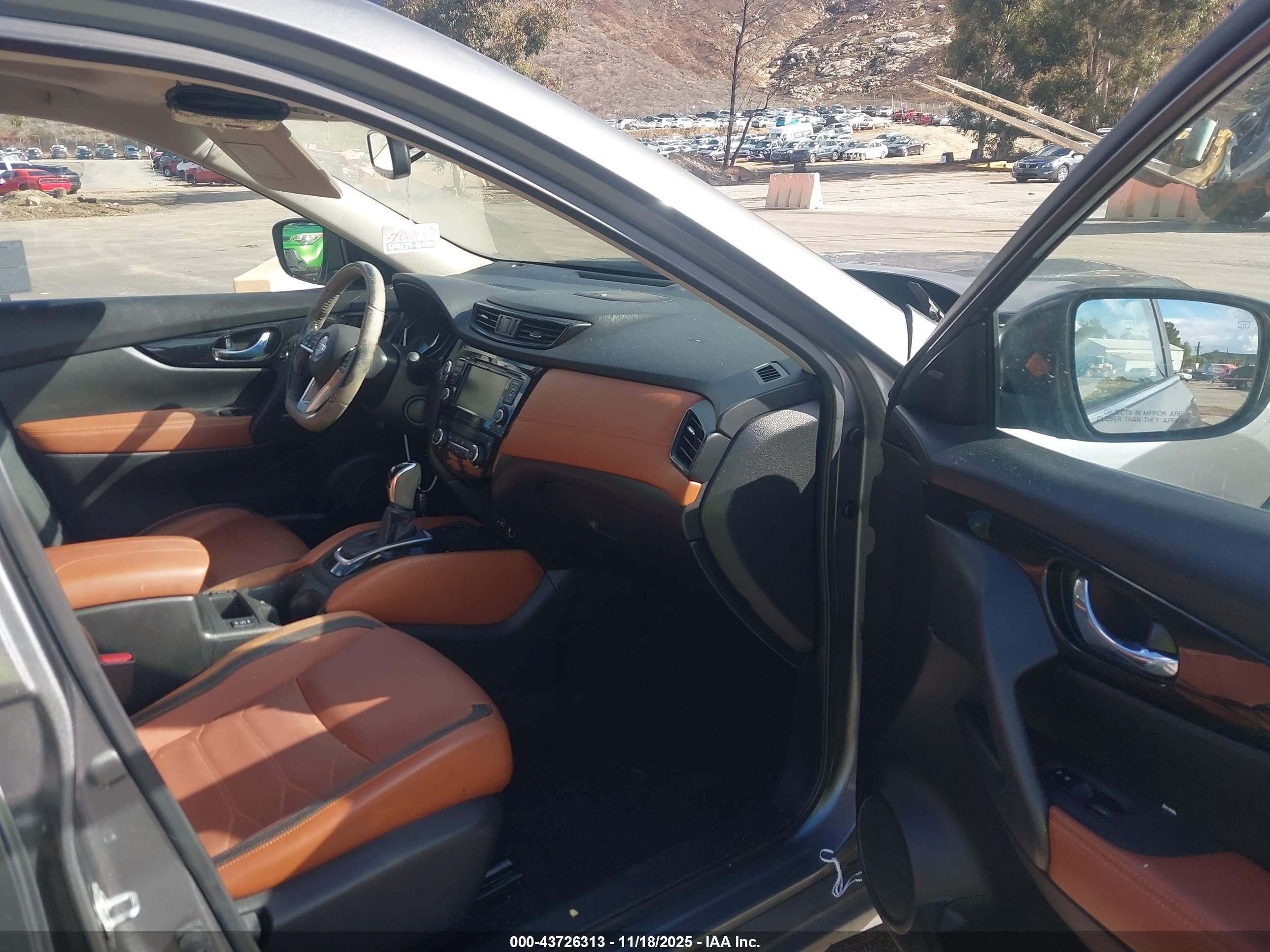 NISSAN ROGUE image 5