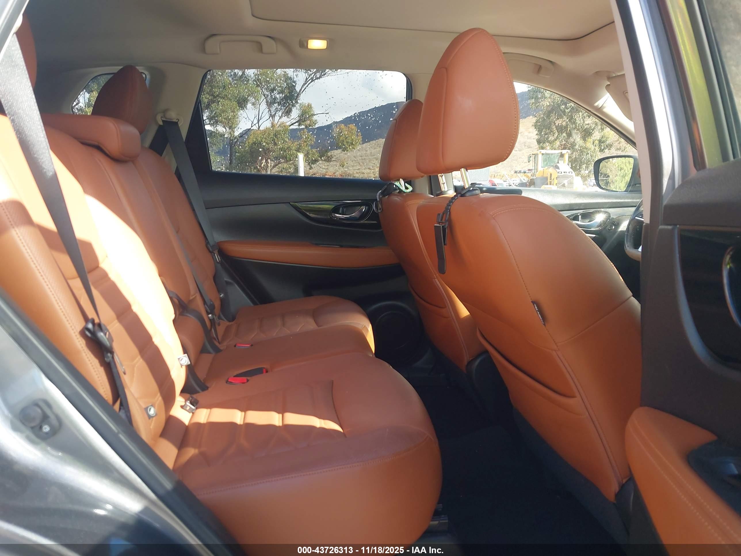 NISSAN ROGUE image 8