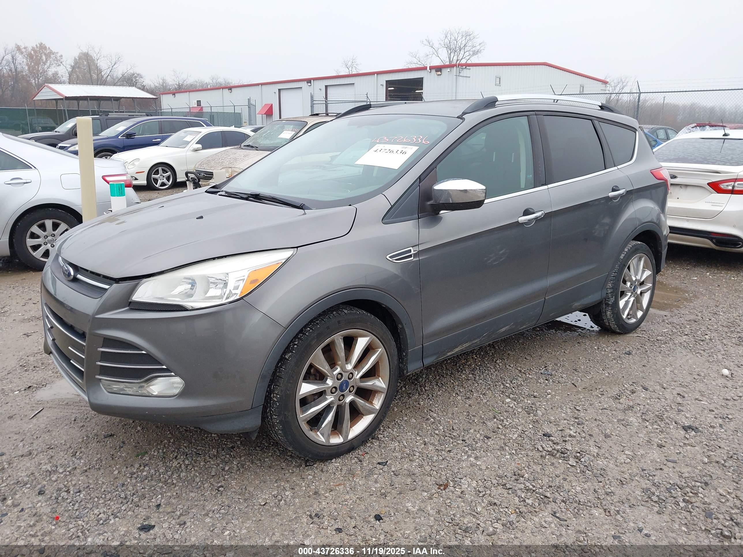 FORD ESCAPE image 2